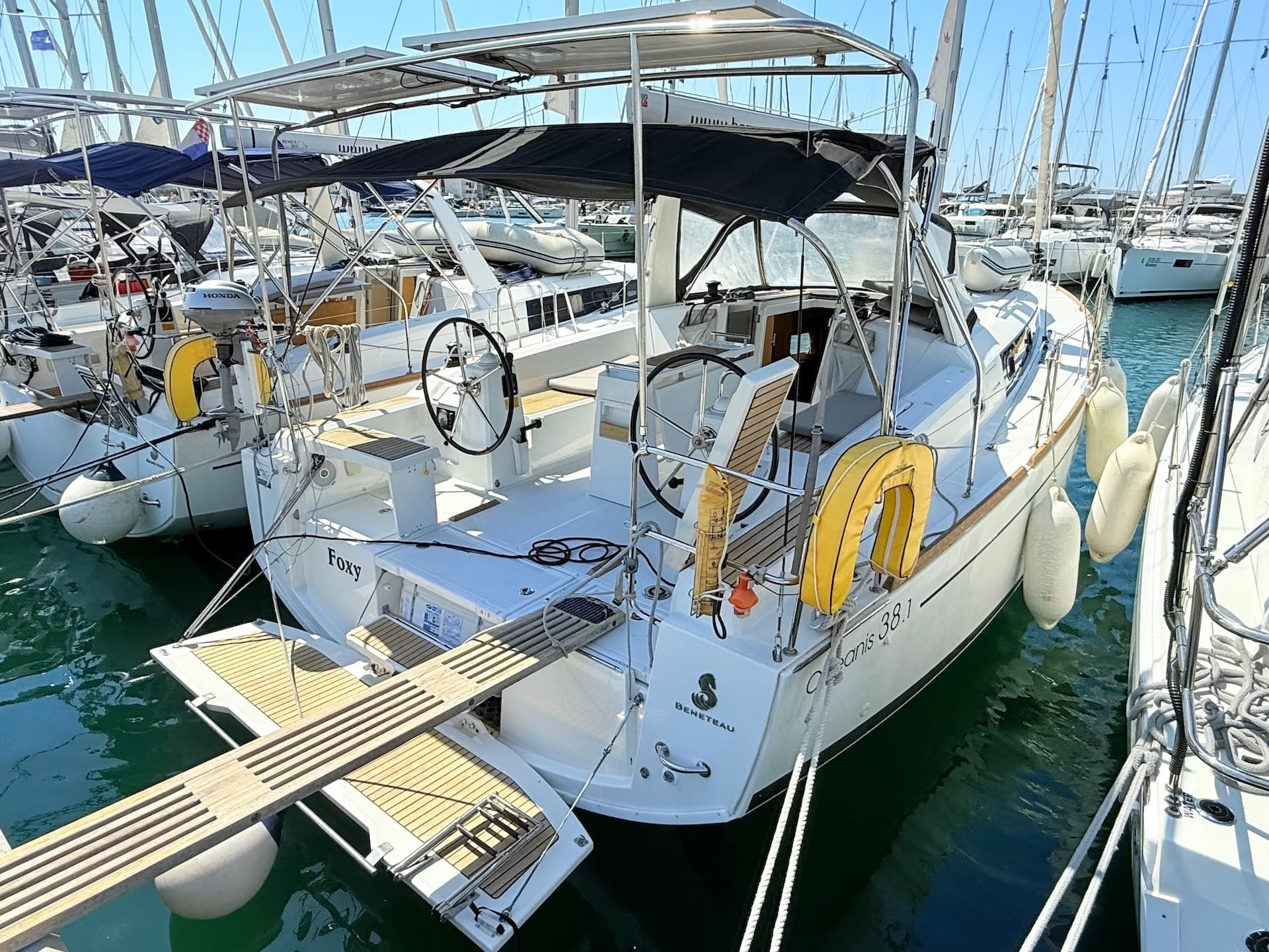 Beneteau Oceanis 38.1 Foxy – bilde 2 av 16