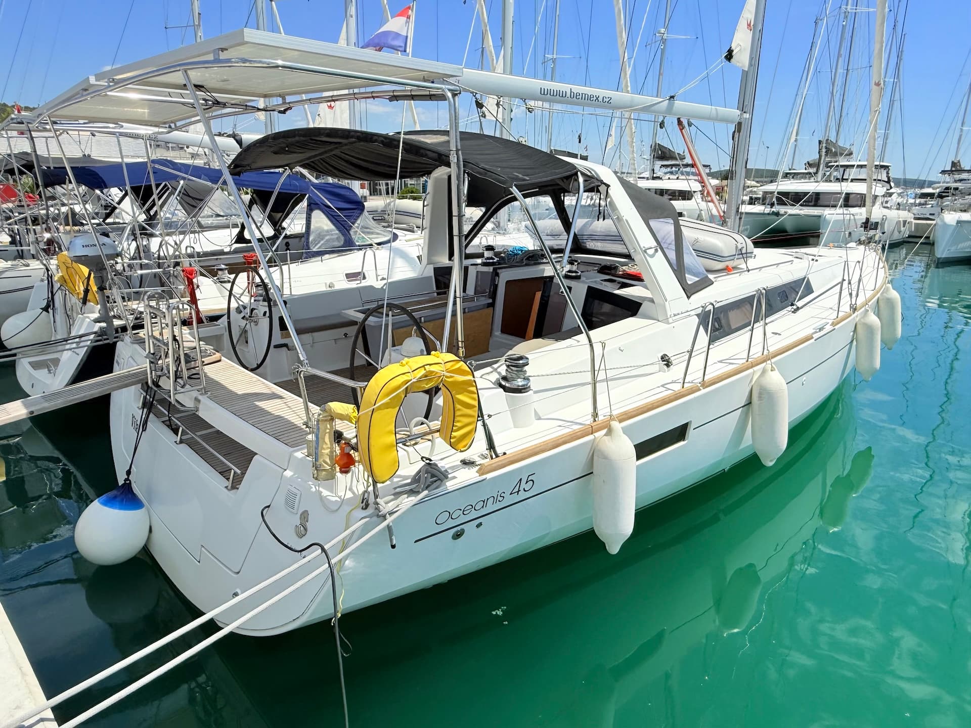Beneteau Oceanis 45 Viki