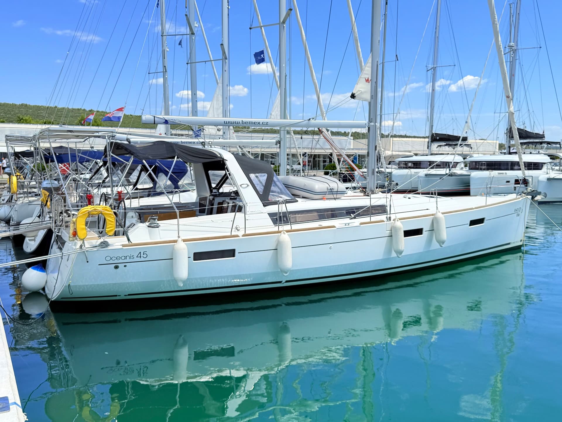 Beneteau Oceanis 45 Viki – bilde 2 av 27