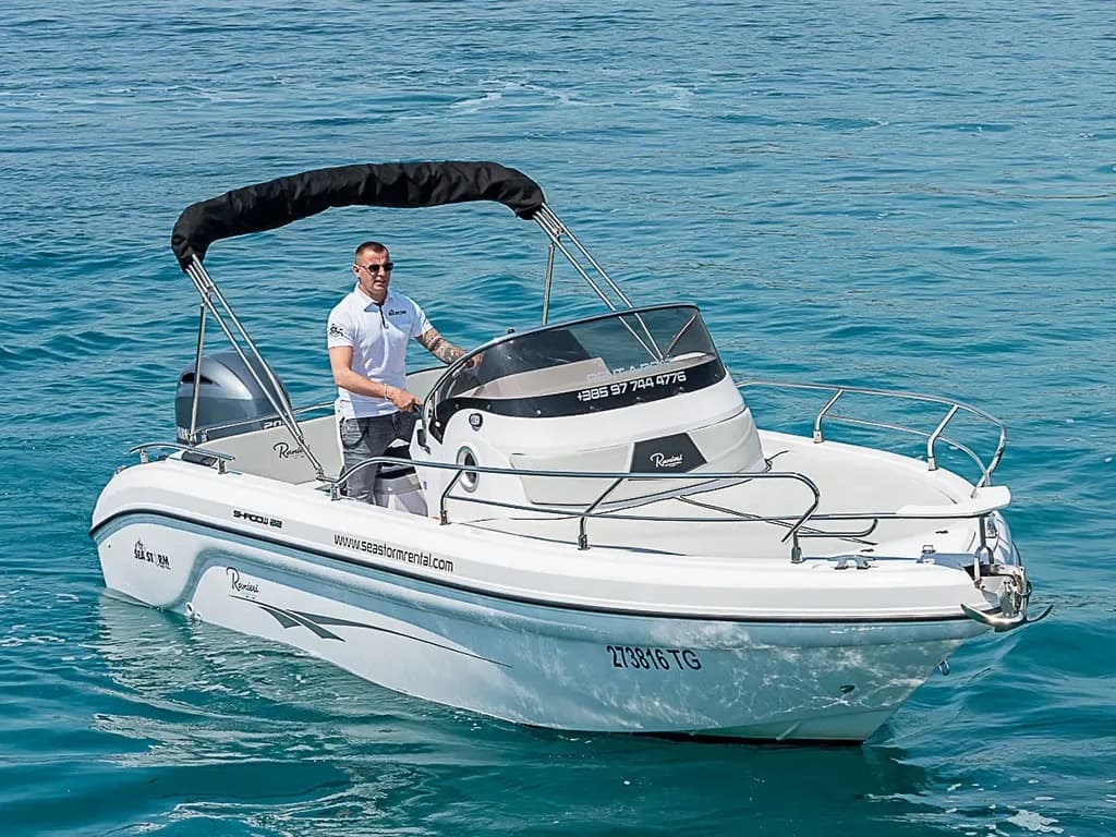 Motorboat Shadow 22