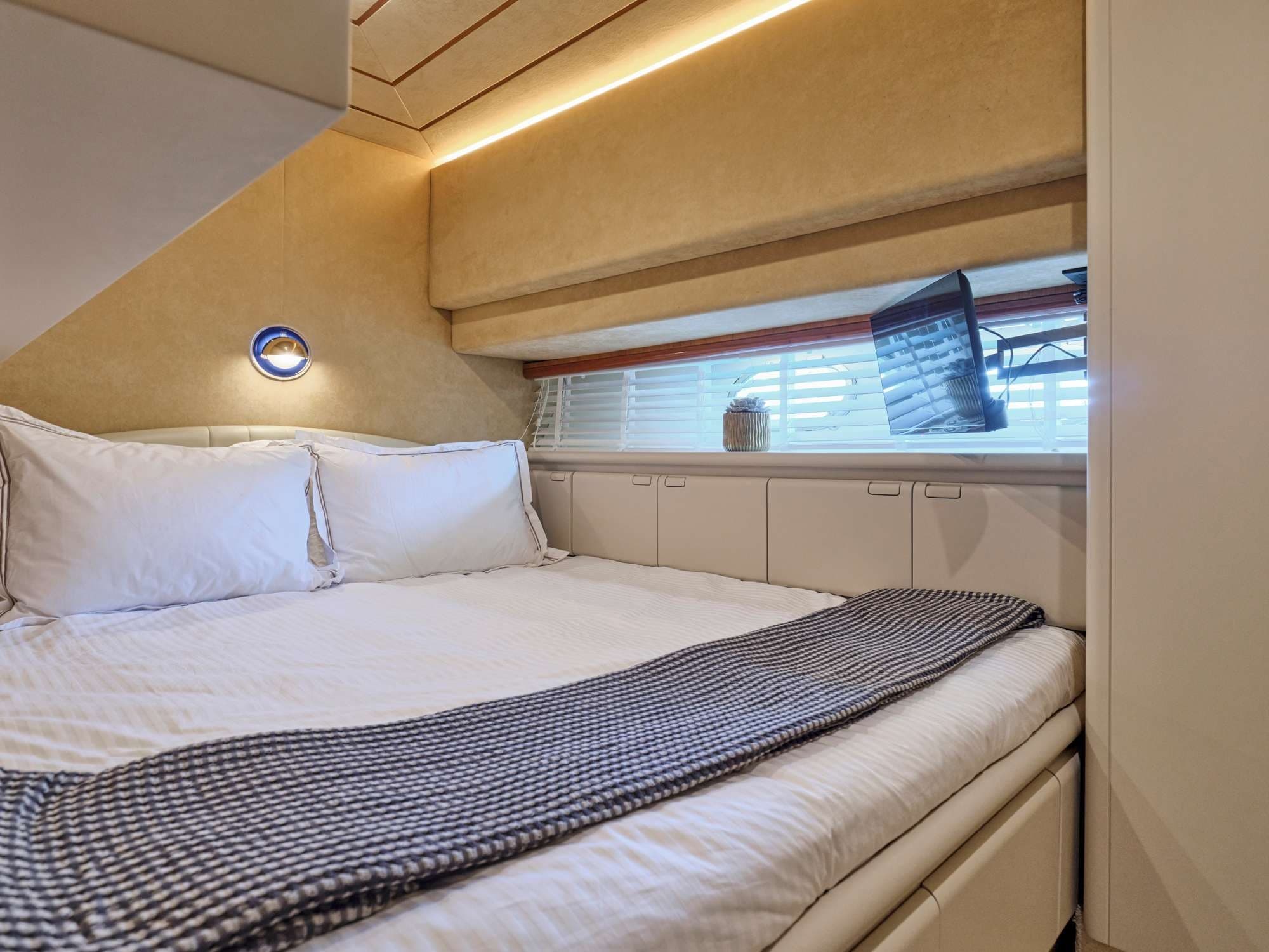 Ferretti 80 Apeiron Blue – bilde 4 av 10