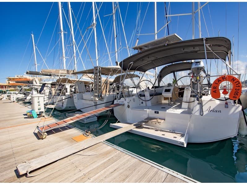 Bavaria C42 Arian
