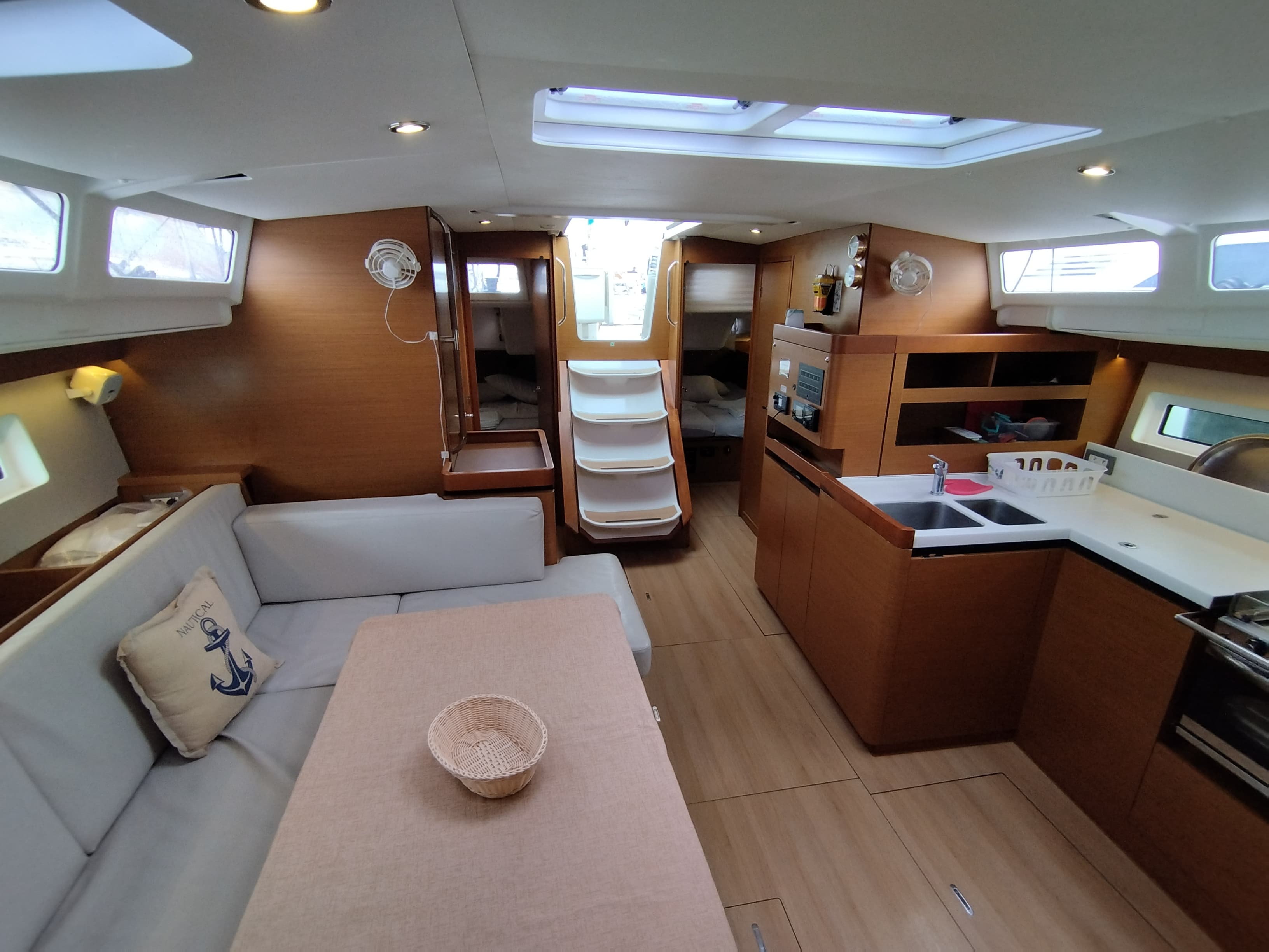 Jeanneau Sun Odyssey 490 MARINA GEN.+A.C. "Sails 2025" – bilde 4 av 13