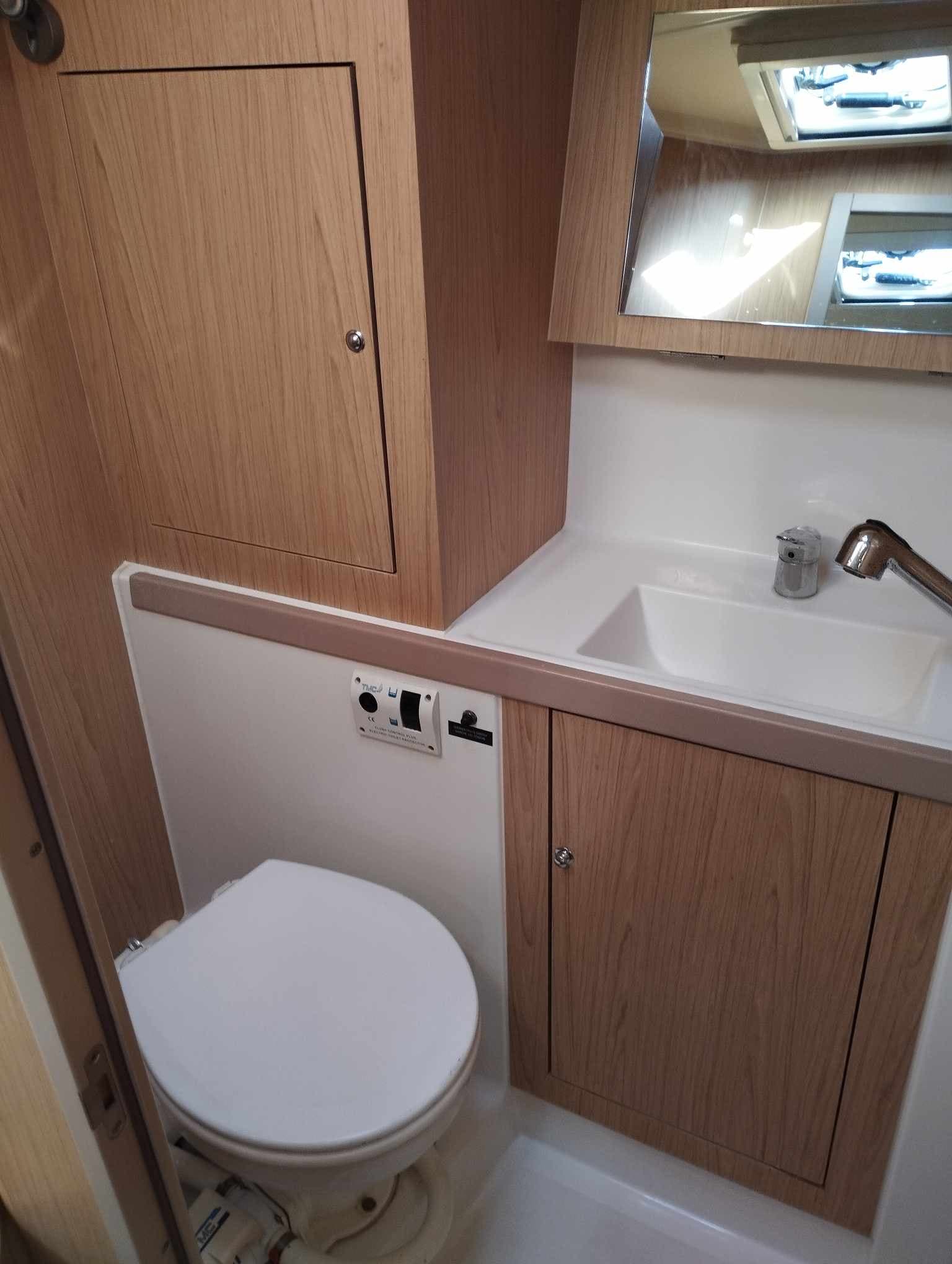 Beneteau Oceanis 41.1 AGINOR "Sails 2025" – bilde 2 av 10