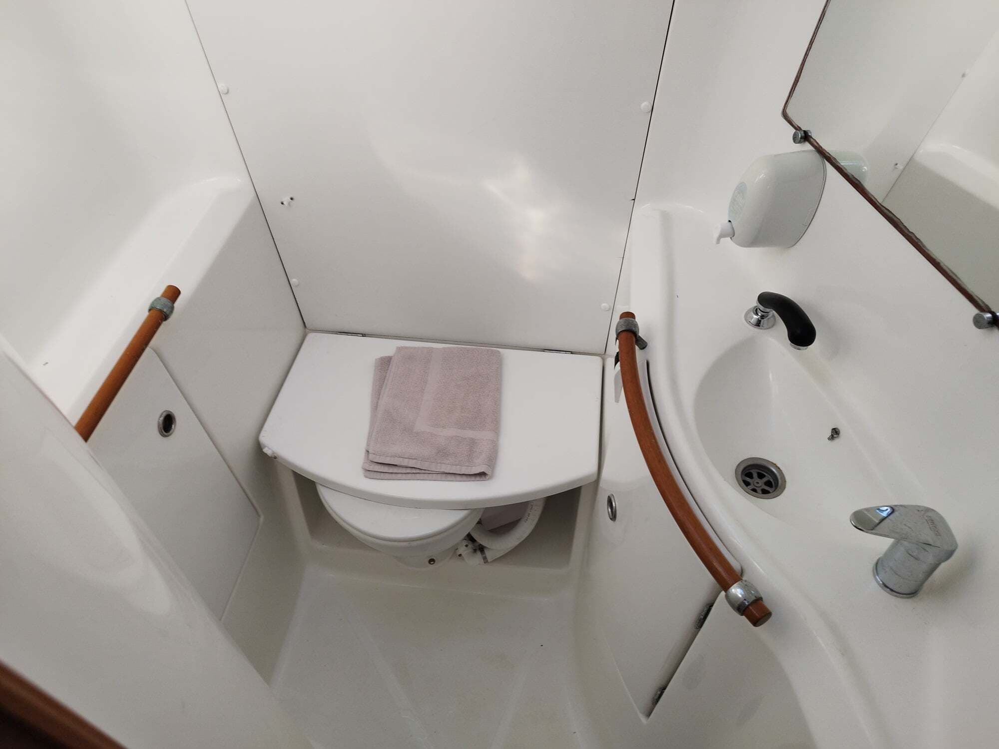 Beneteau Oceanis 393 ATHINA Sails – bilde 2 av 12