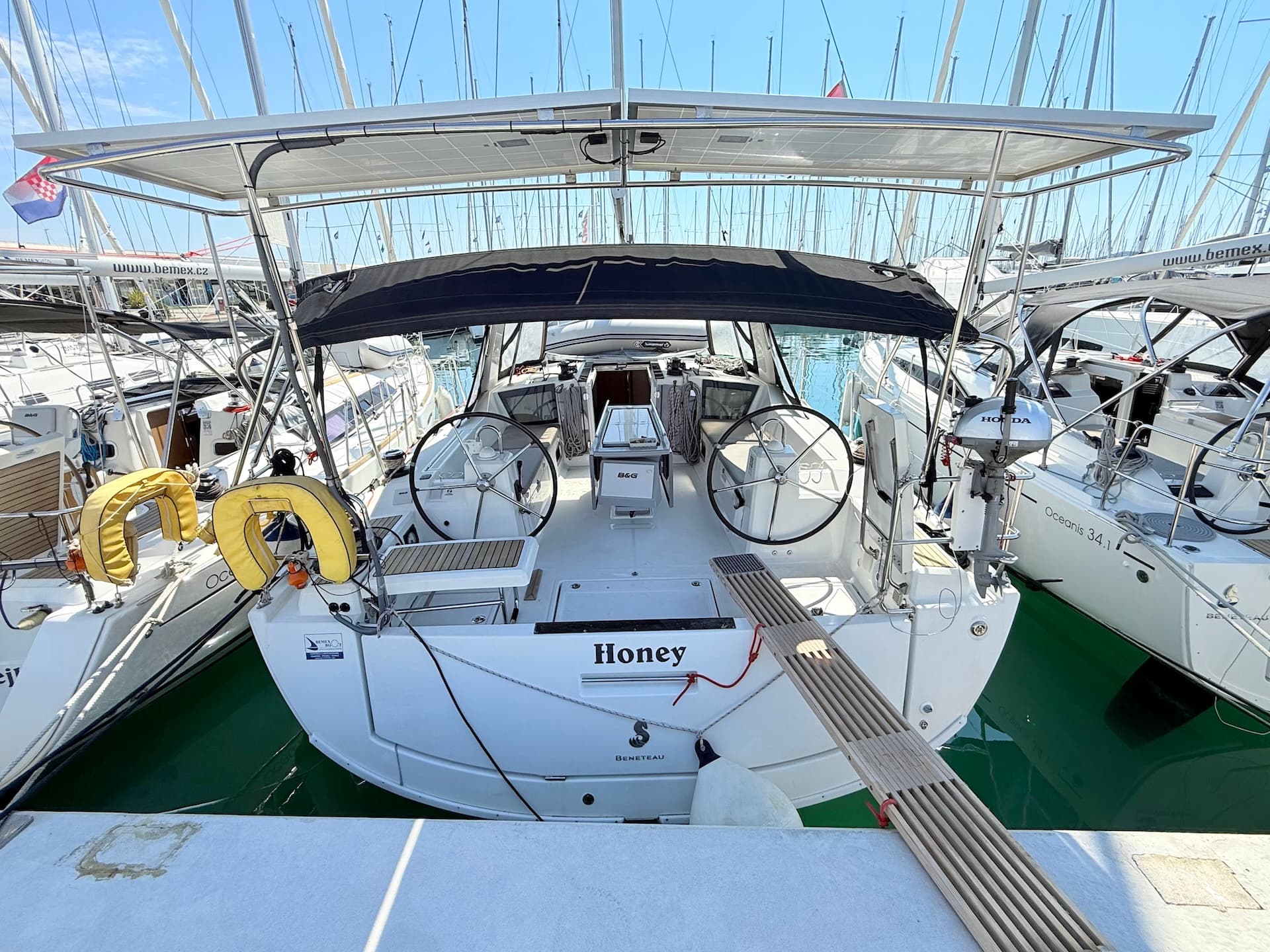 Beneteau Oceanis 41.1 Honey – bilde 2 av 11