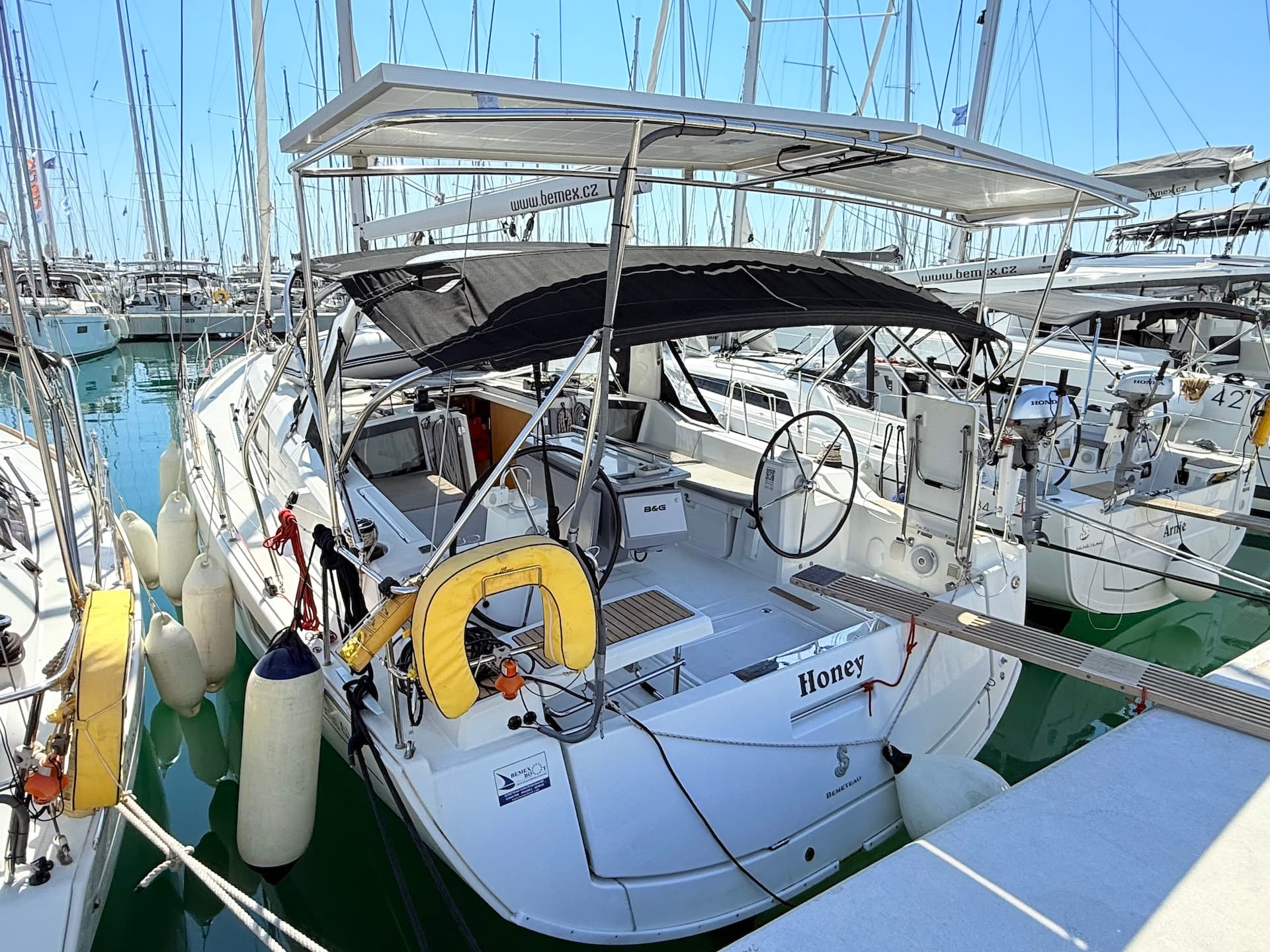 Beneteau Oceanis 41.1 Honey – bilde 3 av 11