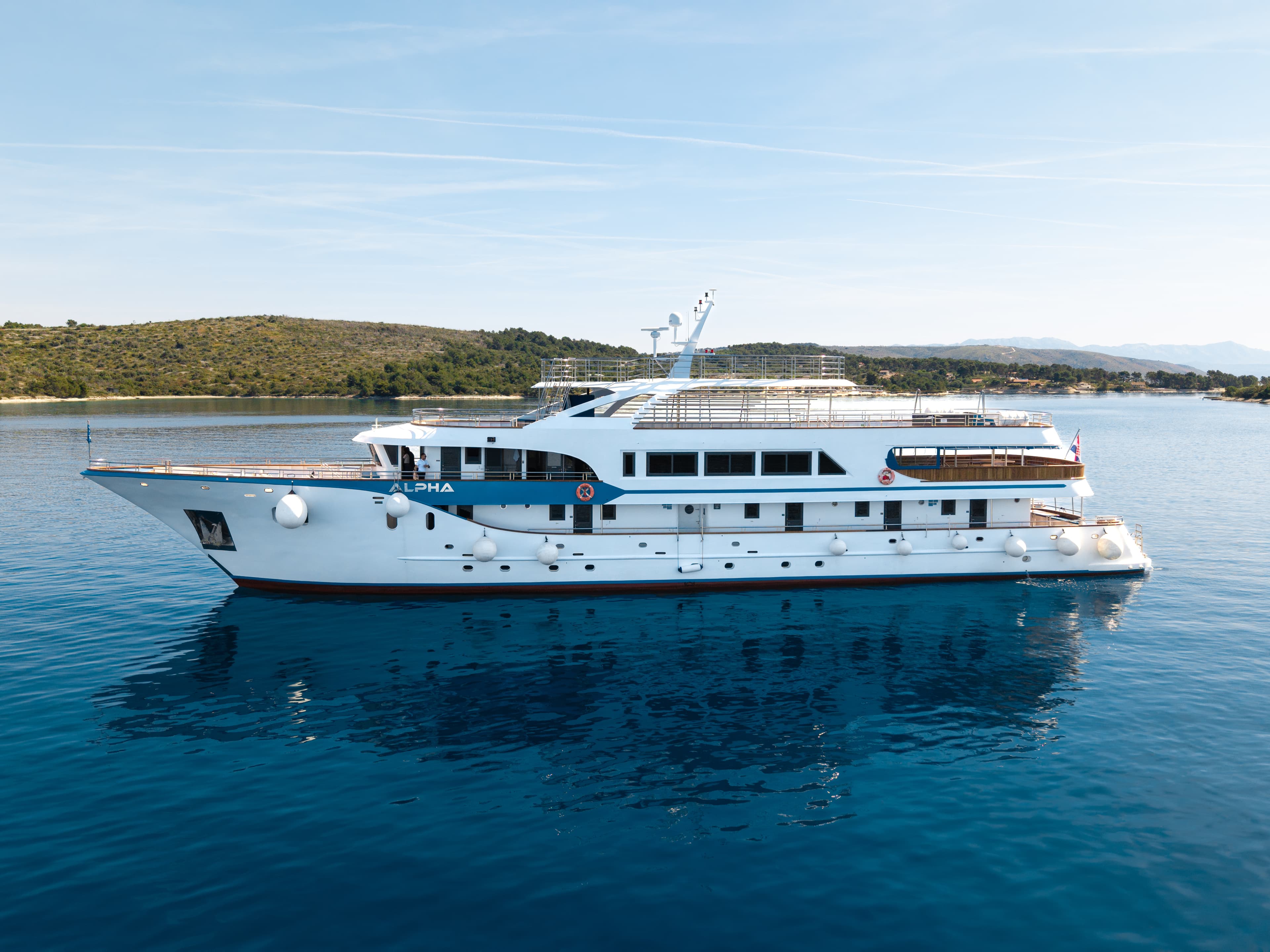 Luxury Motor Yacht Alpha