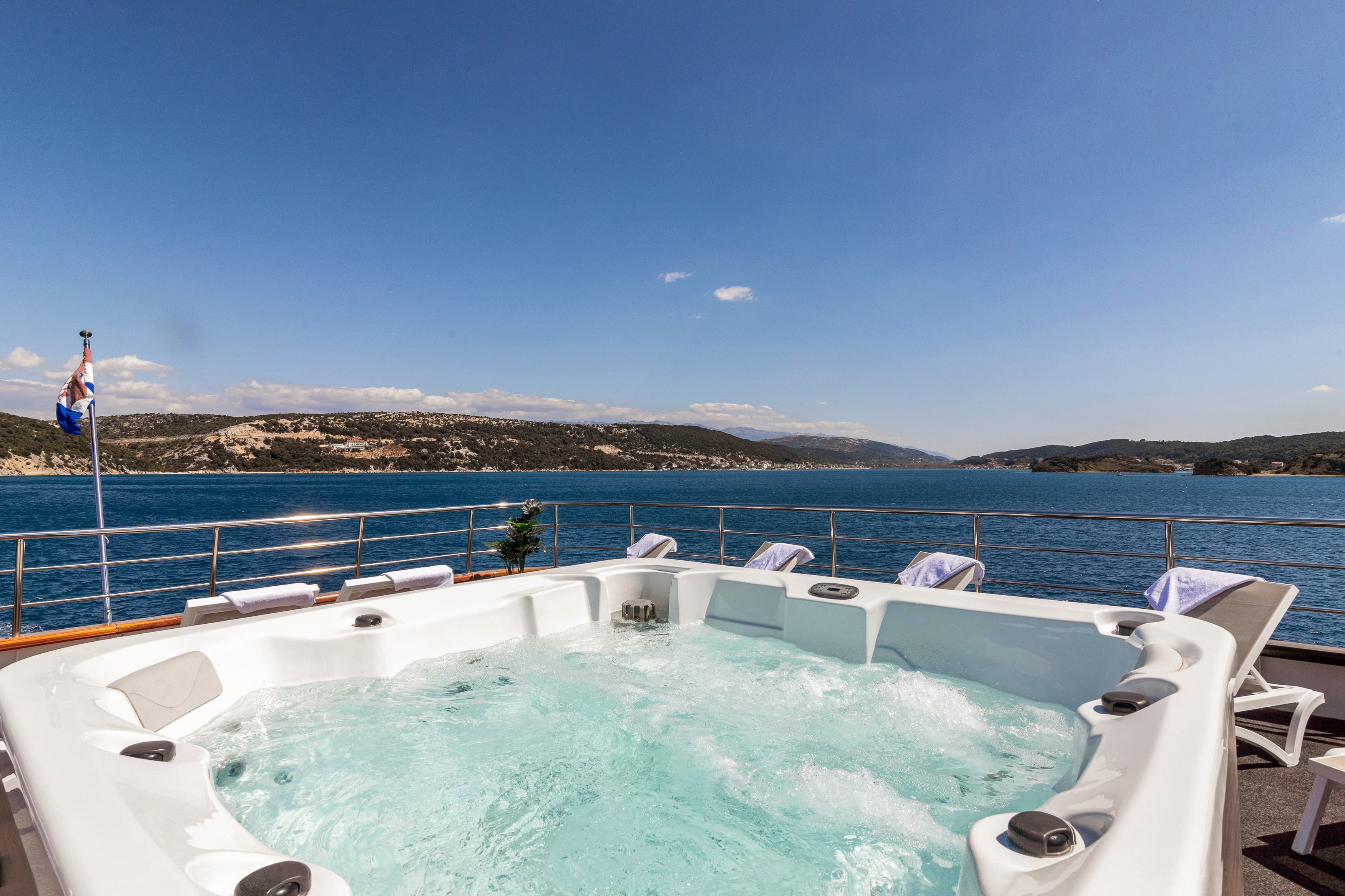 Luxury Motor Yacht Suzana – bilde 4 av 76