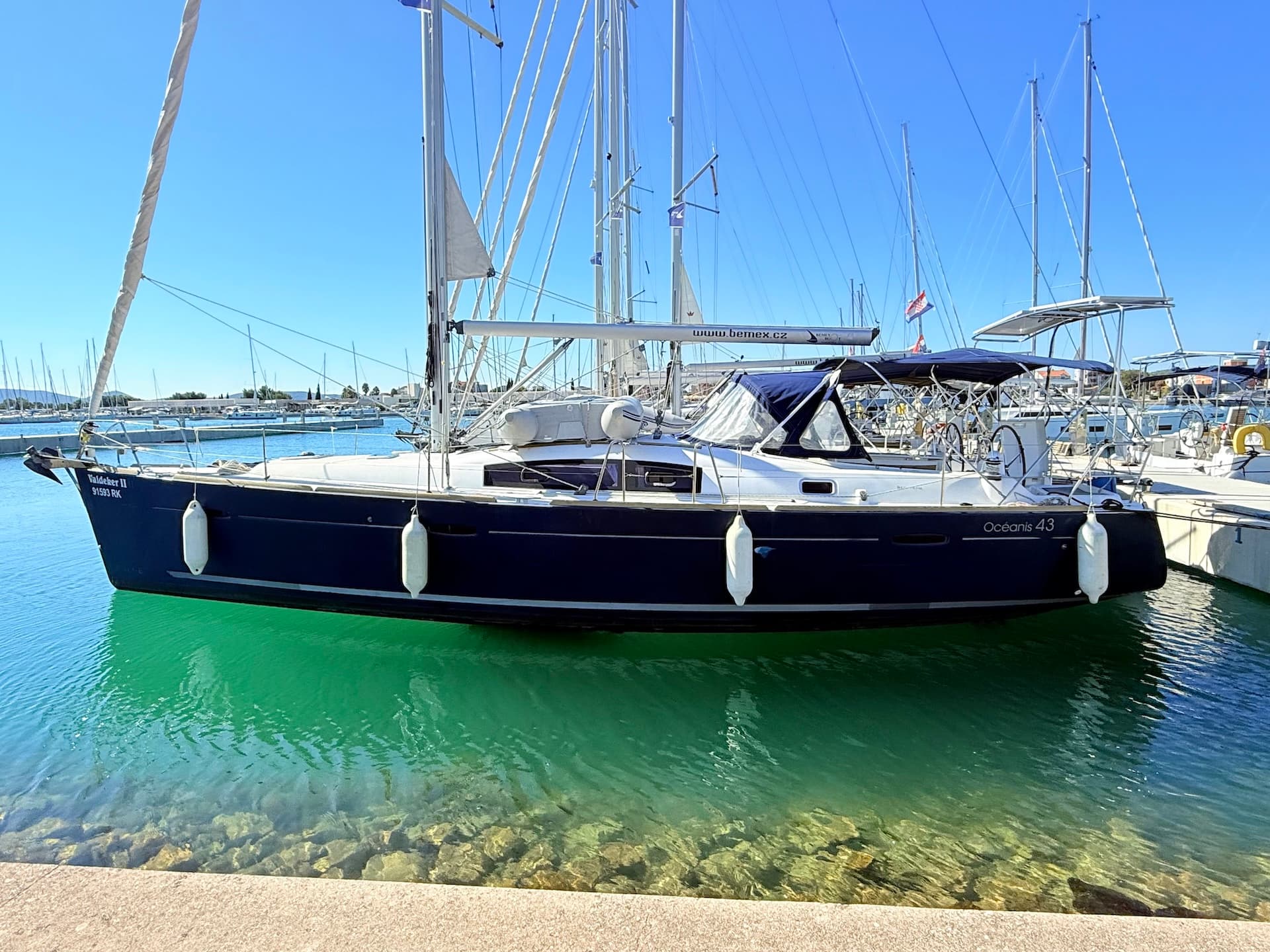 Beneteau Oceanis 43 Valdeker II – bilde 4 av 22