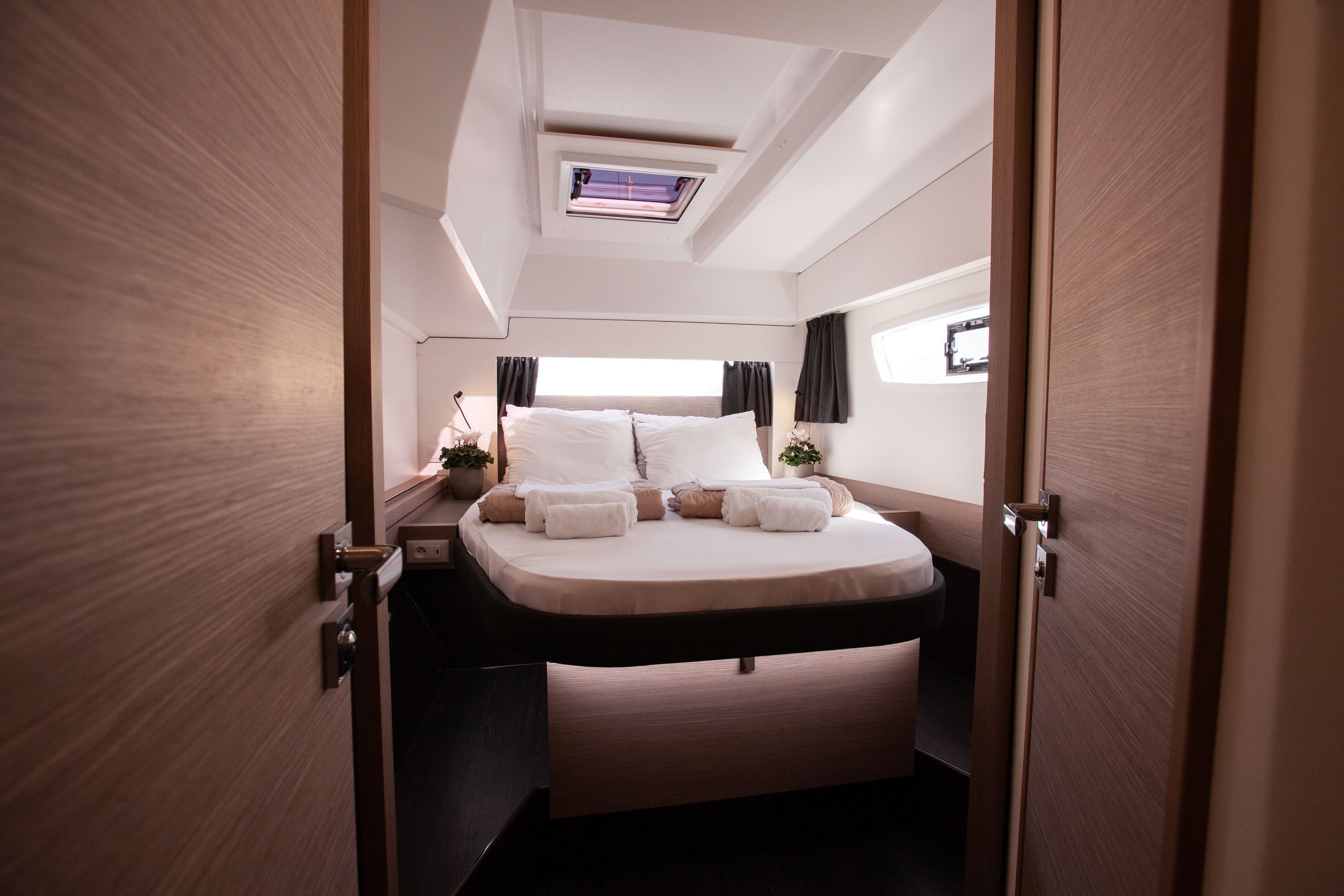 Fountaine Pajot Astréa 42 Argo I – bilde 2 av 13