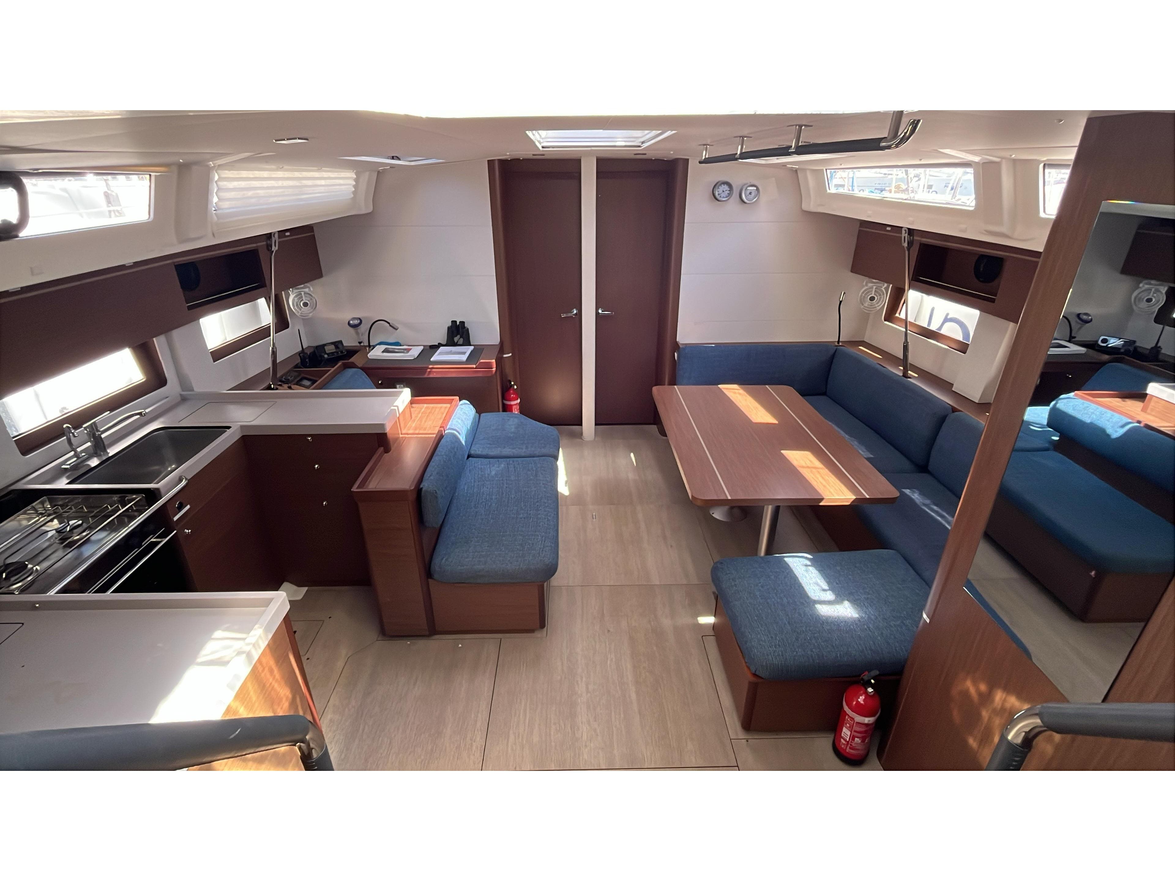 Beneteau Oceanis 51.1 Alboran Moscatel (Radazul) – bilde 4 av 5