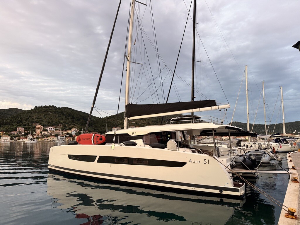 Fountaine Pajot Aura 51 Breezer