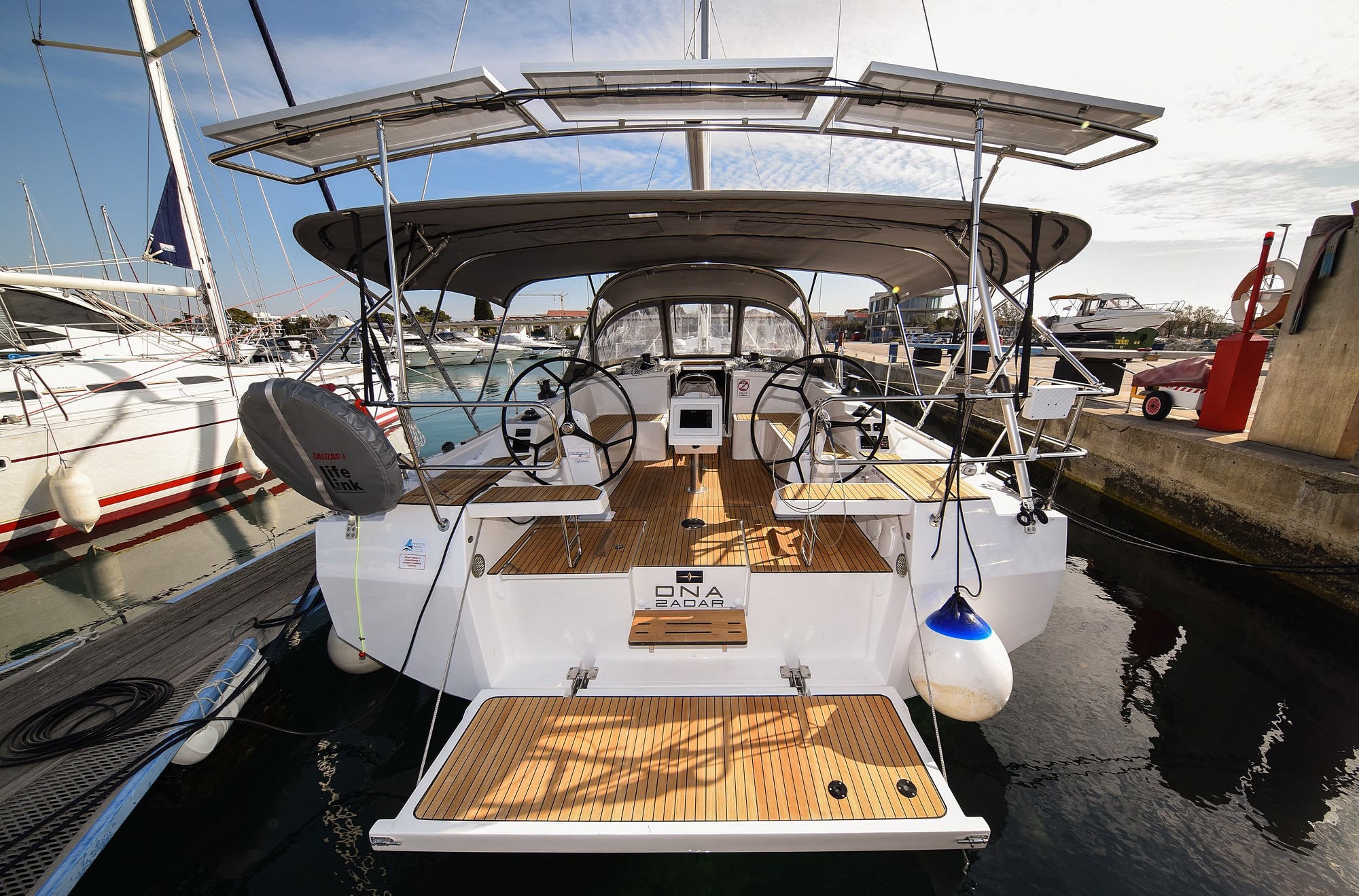 Bavaria C42 Dna