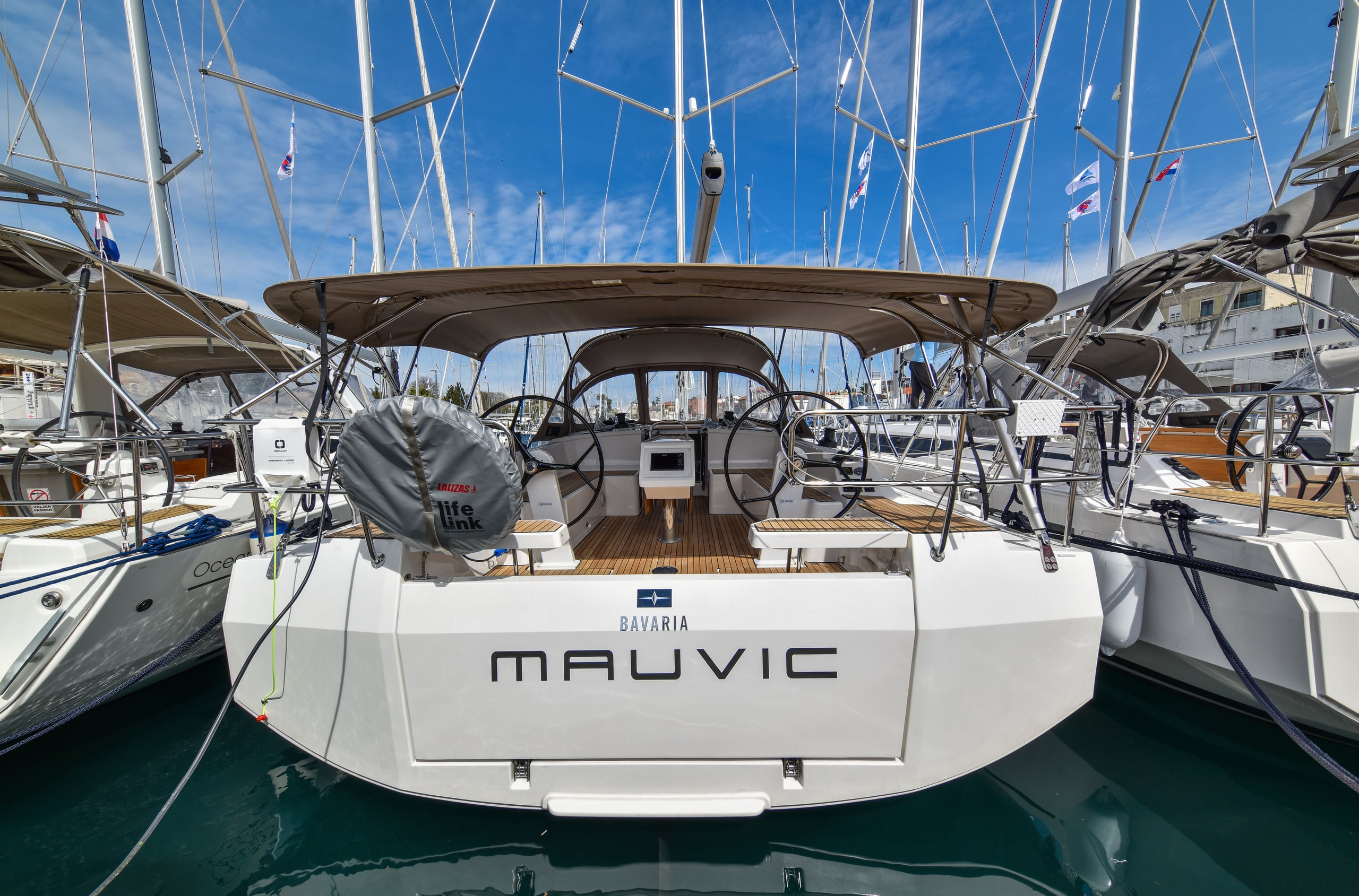 Bavaria C42 Mauvic