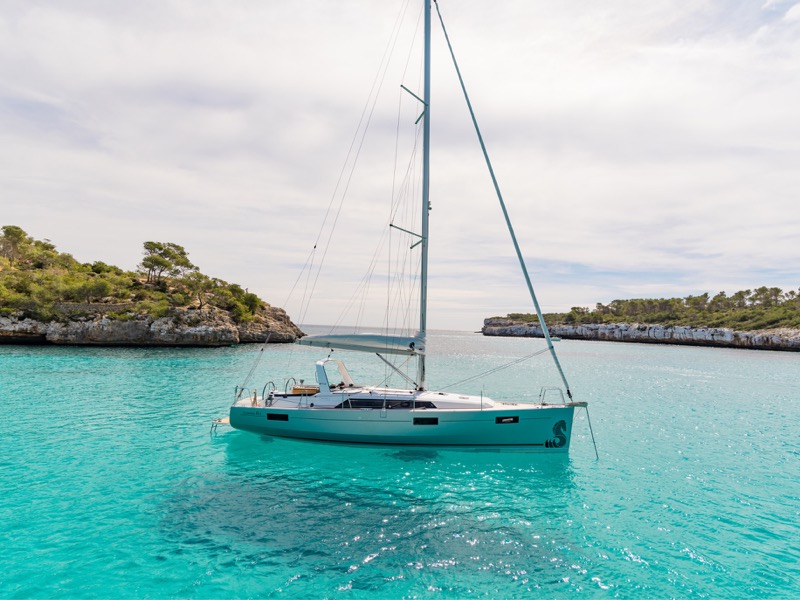 Beneteau Oceanis 41.1 Hydros - Standard line