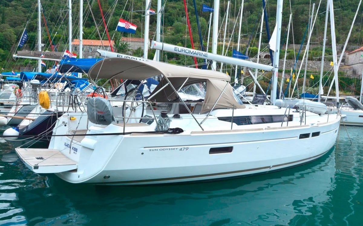 Jeanneau Sun Odyssey 479 Black Kiss