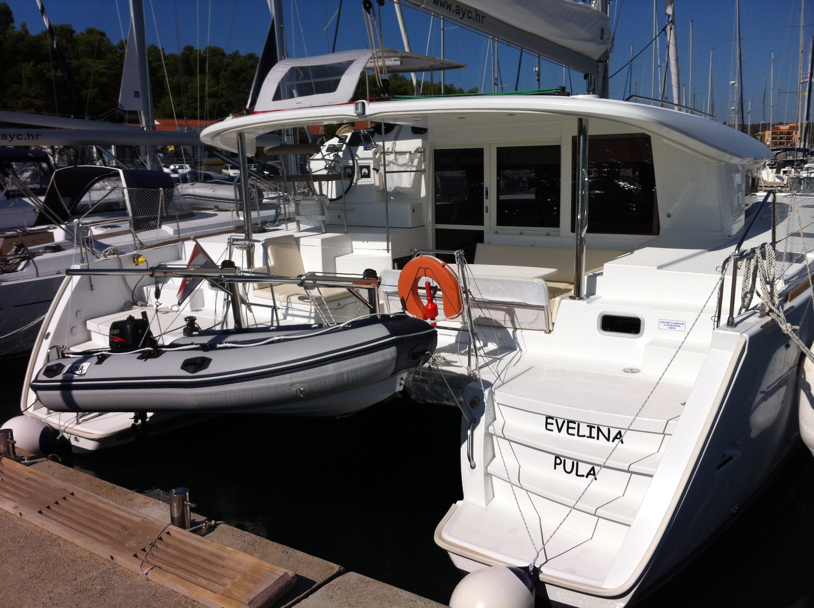 Lagoon 400 S2 Evelina