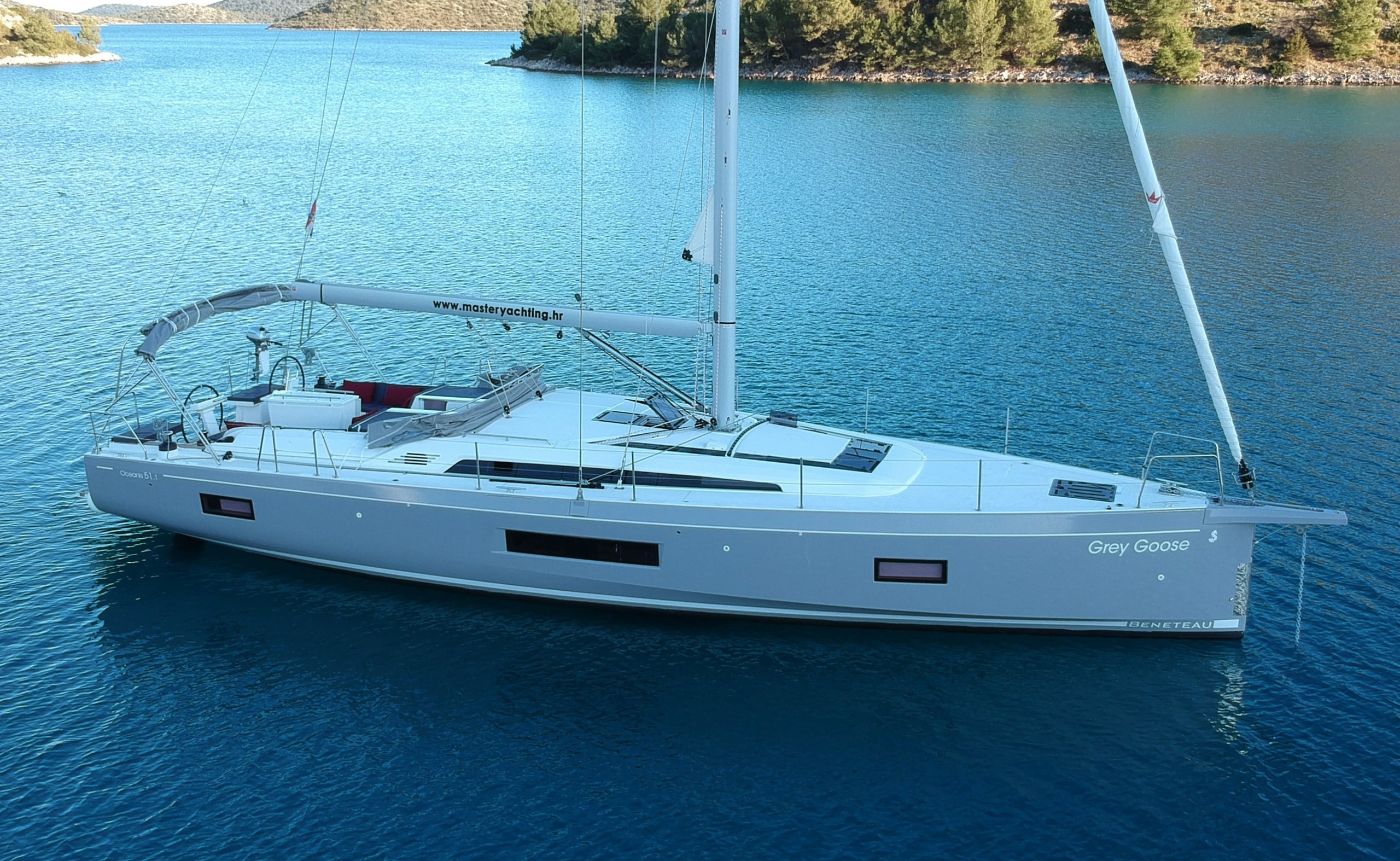 Beneteau Oceanis 51.1 GREY GOOSE