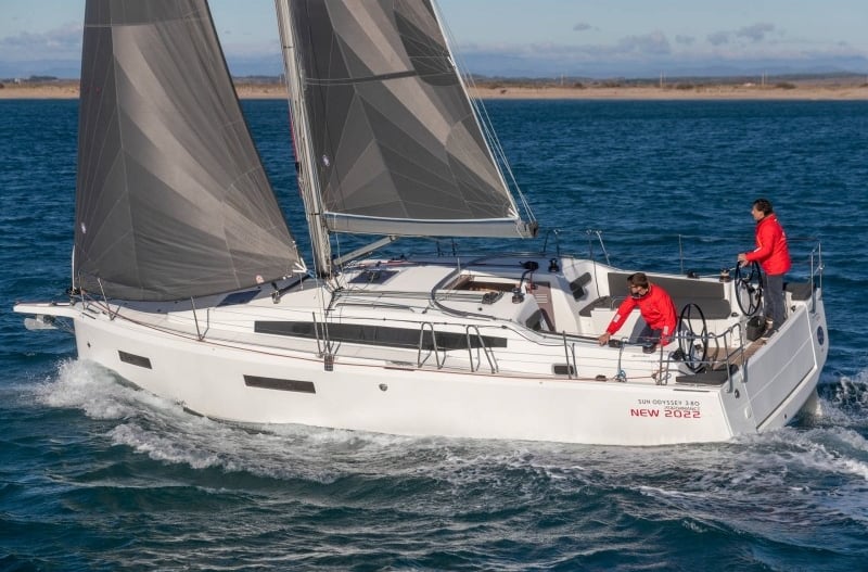 Jeanneau Sun Odyssey 380 Bura Kiss