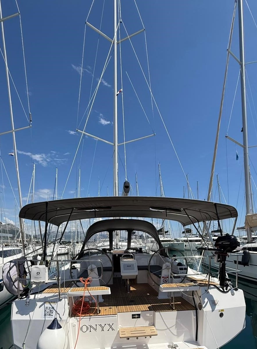 Bavaria C42 ONYX