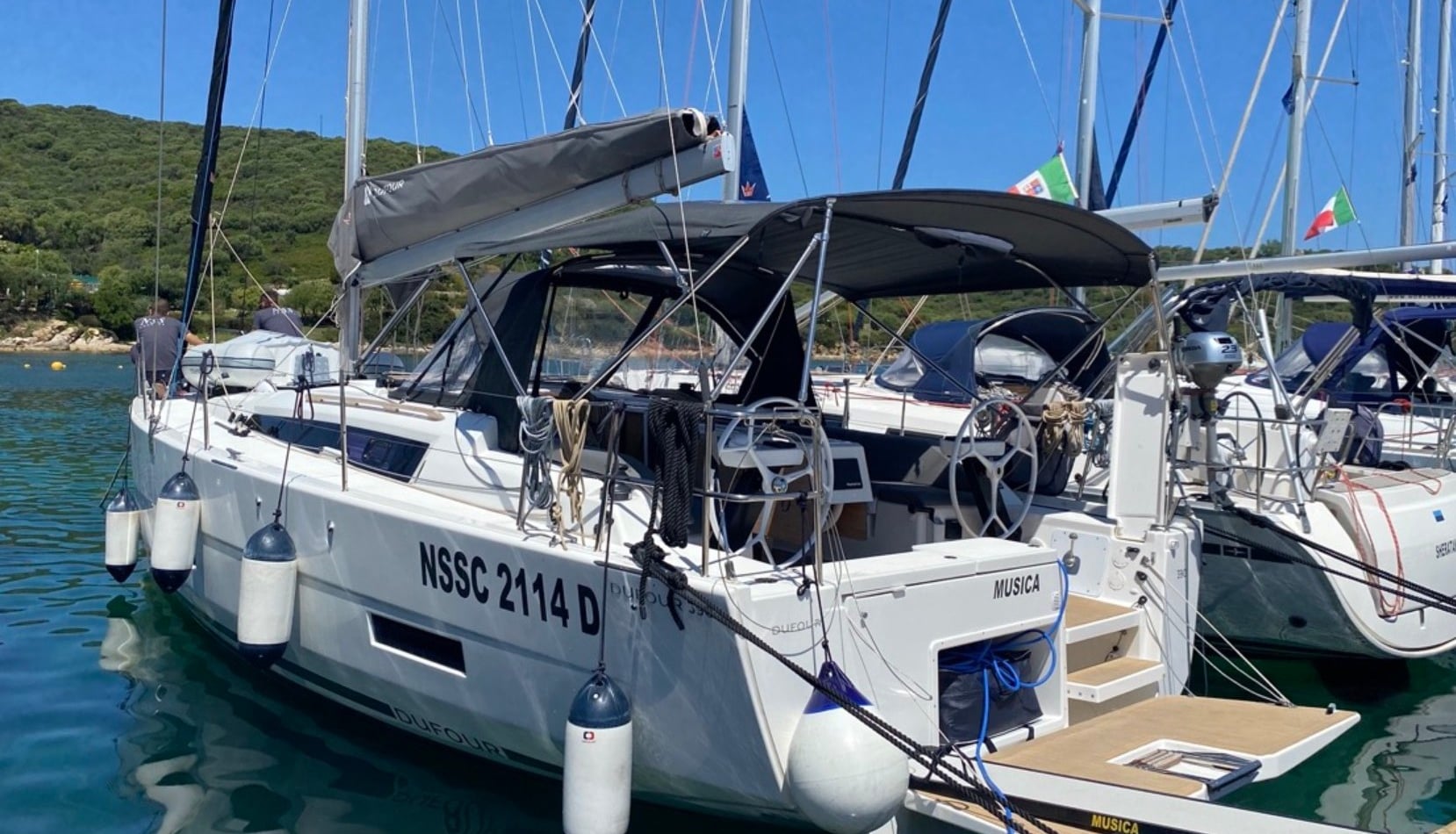 Dufour 390 Grand Large Musica