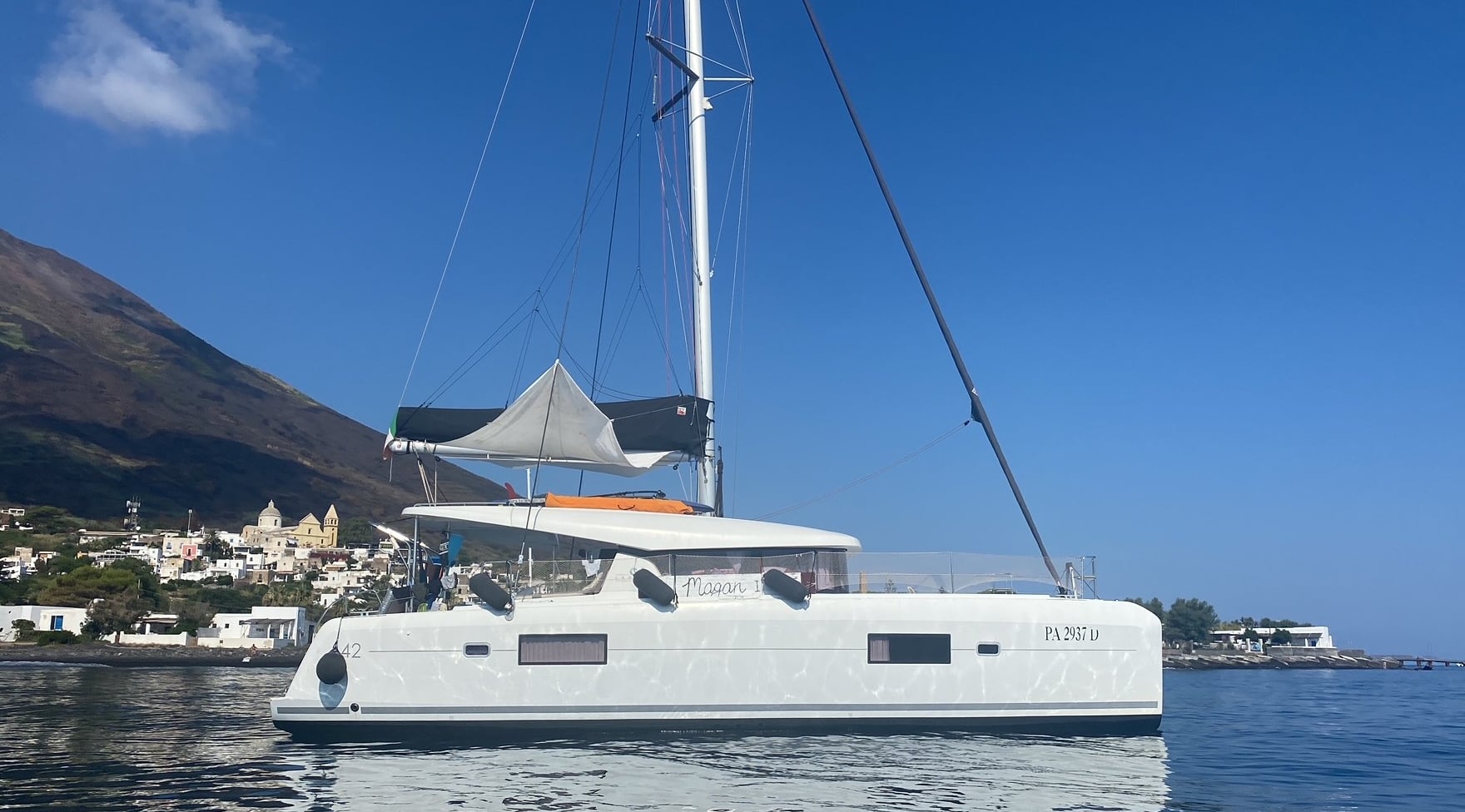 Lagoon 42 MAGAN 1 WATER MAKER