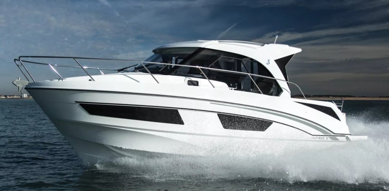 Beneteau Antares 9 OB ESCAPE