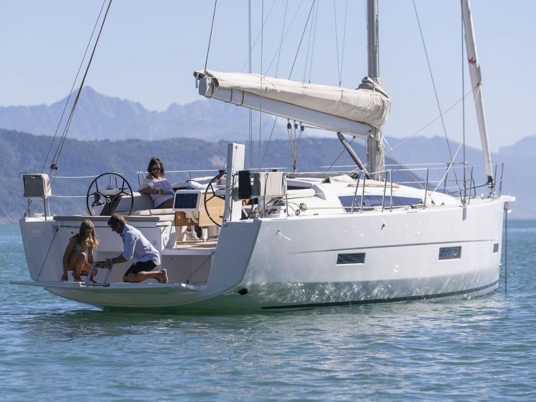 Dufour 430 Alice in Wonderland