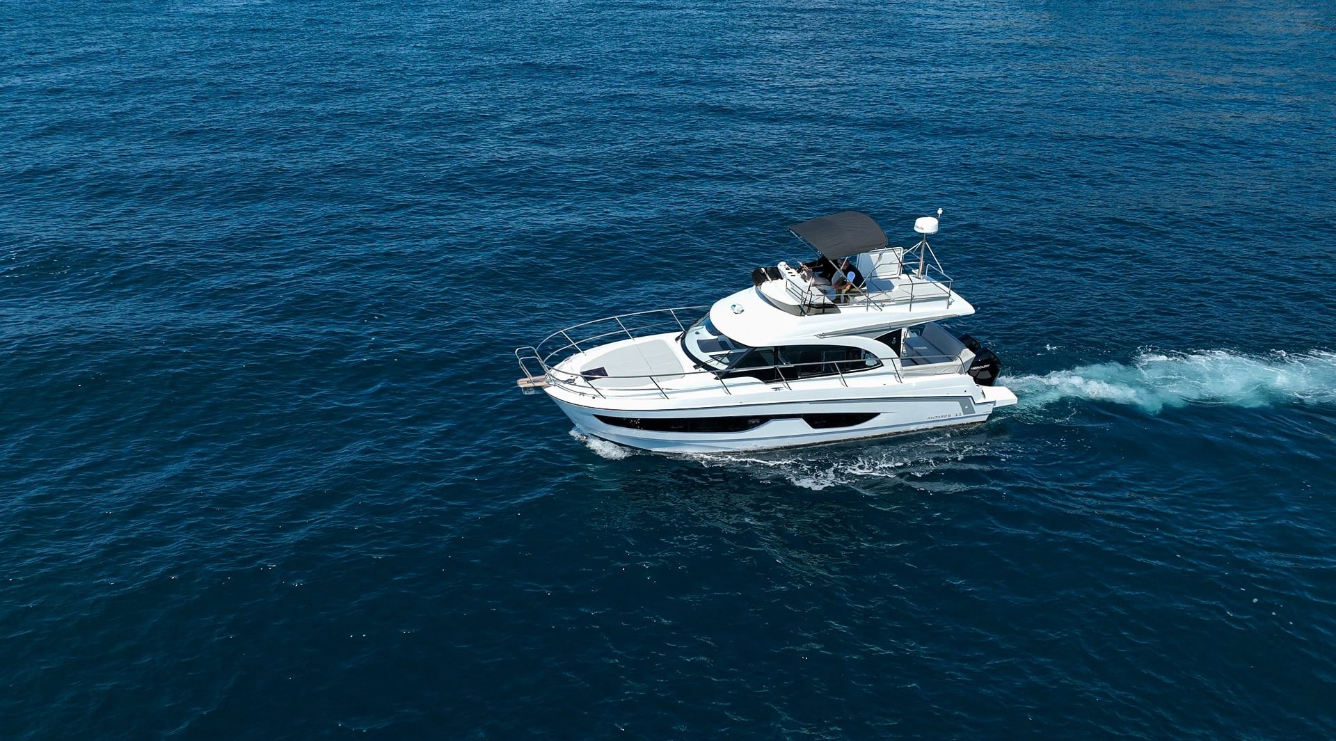 Beneteau Antares 11 Fly DESIRE