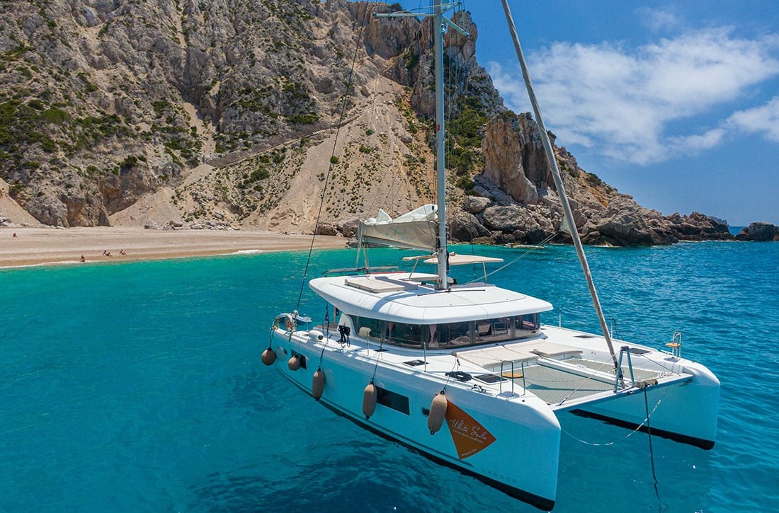 Lagoon 42 Catalina | A/C generator watermaker