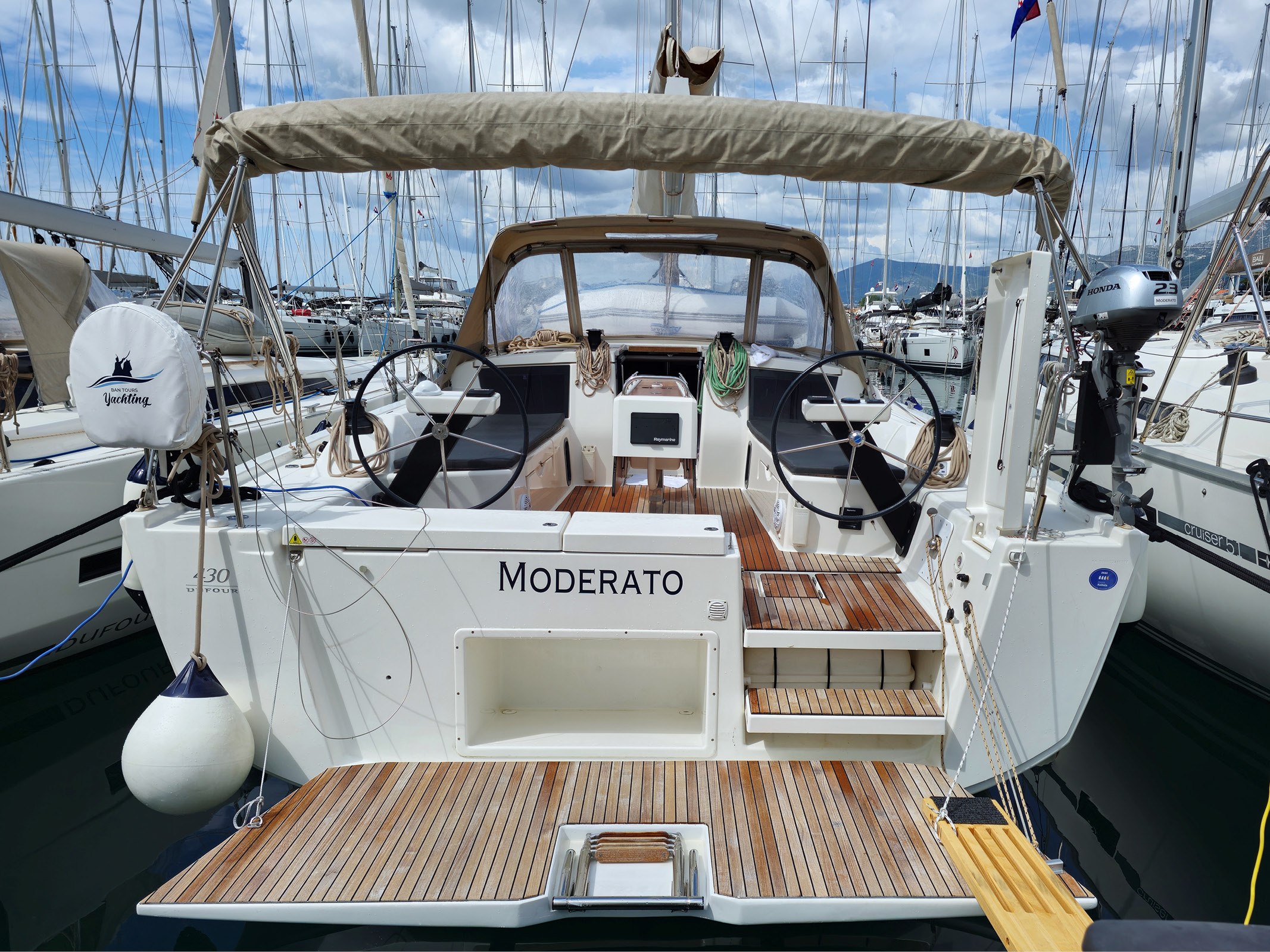Dufour 430 Moderato
