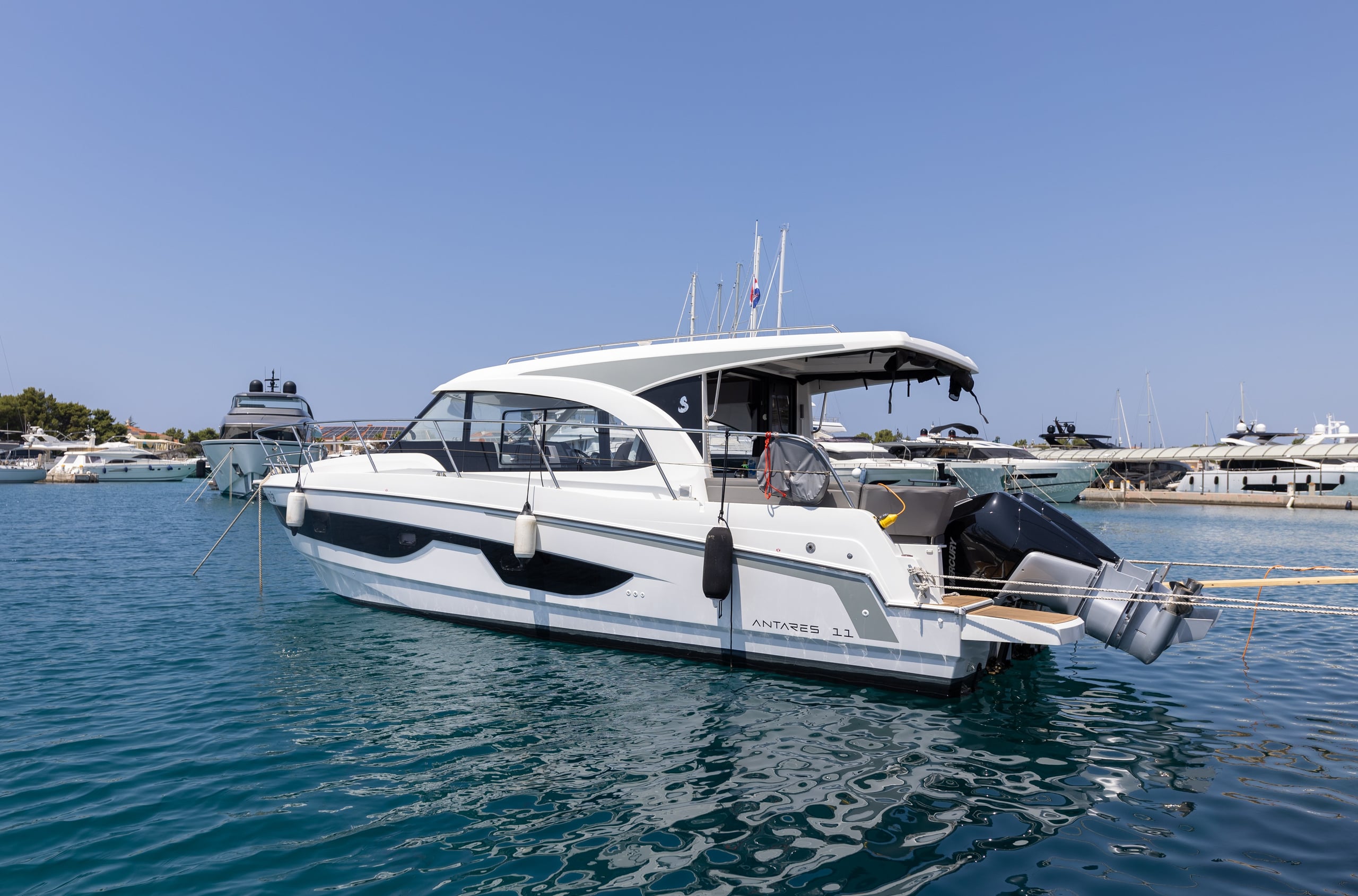 Beneteau Antares 11 OB FALCON