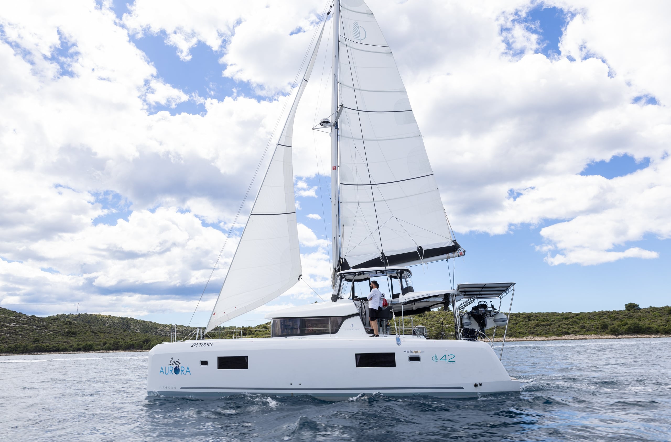 Lagoon 42 LADY AURORA
