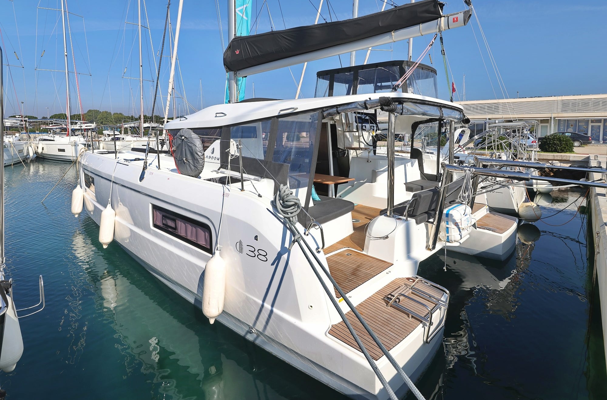Lagoon 38 NAMI