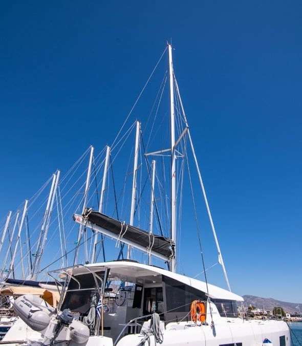 Lagoon 42 Blue Trident