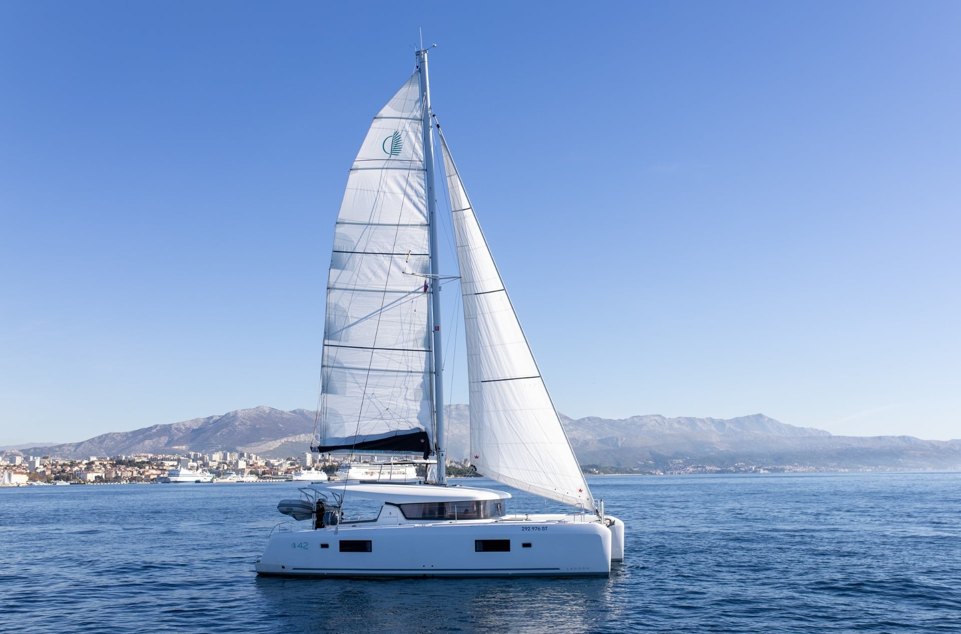 Lagoon 42 SAX IV