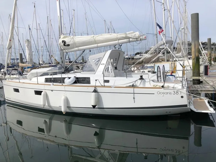 Beneteau Oceanis 38.1 Lisboa