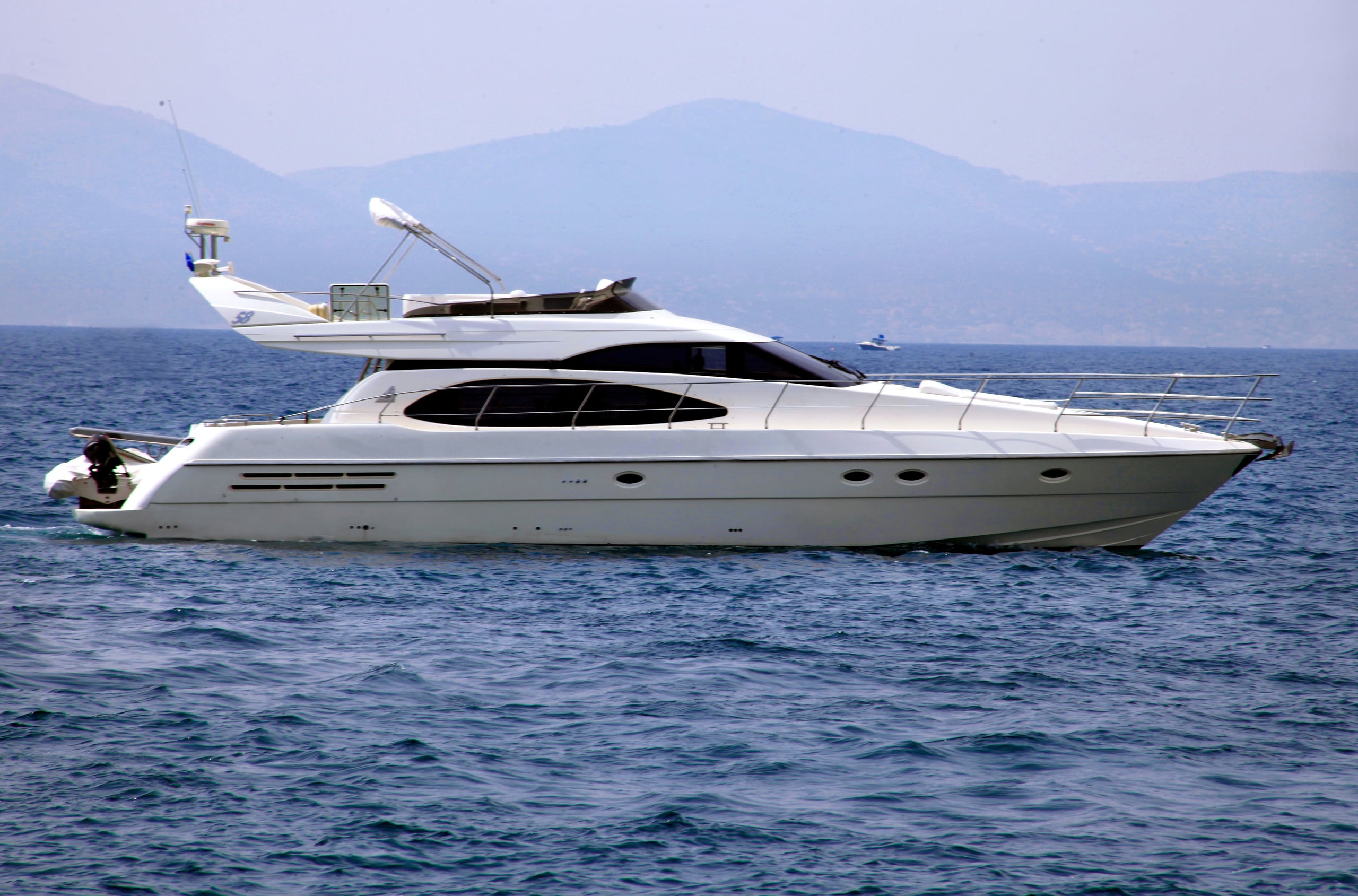 Azimut 58 Premium +