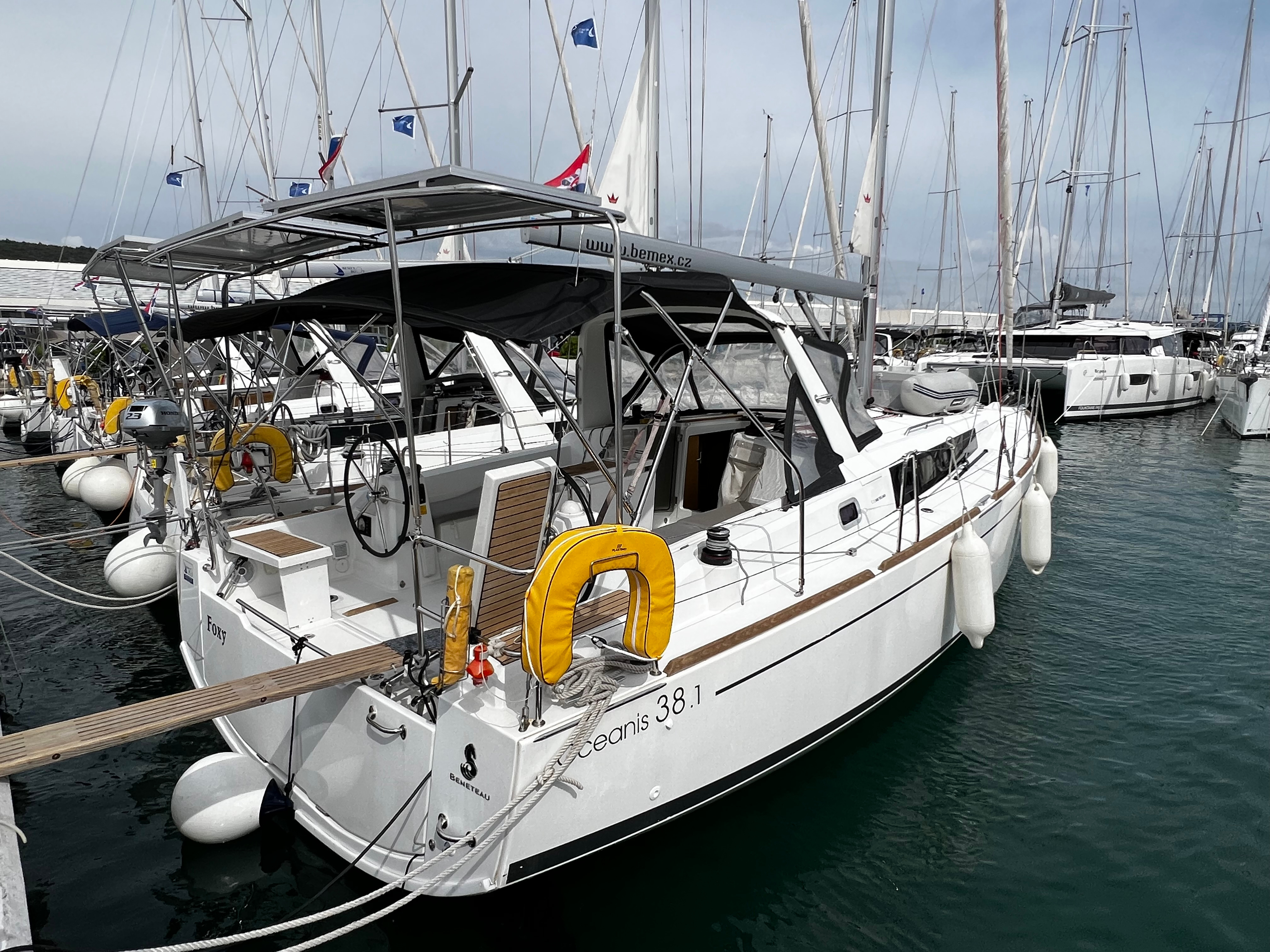 Beneteau Oceanis 38.1 Foxy