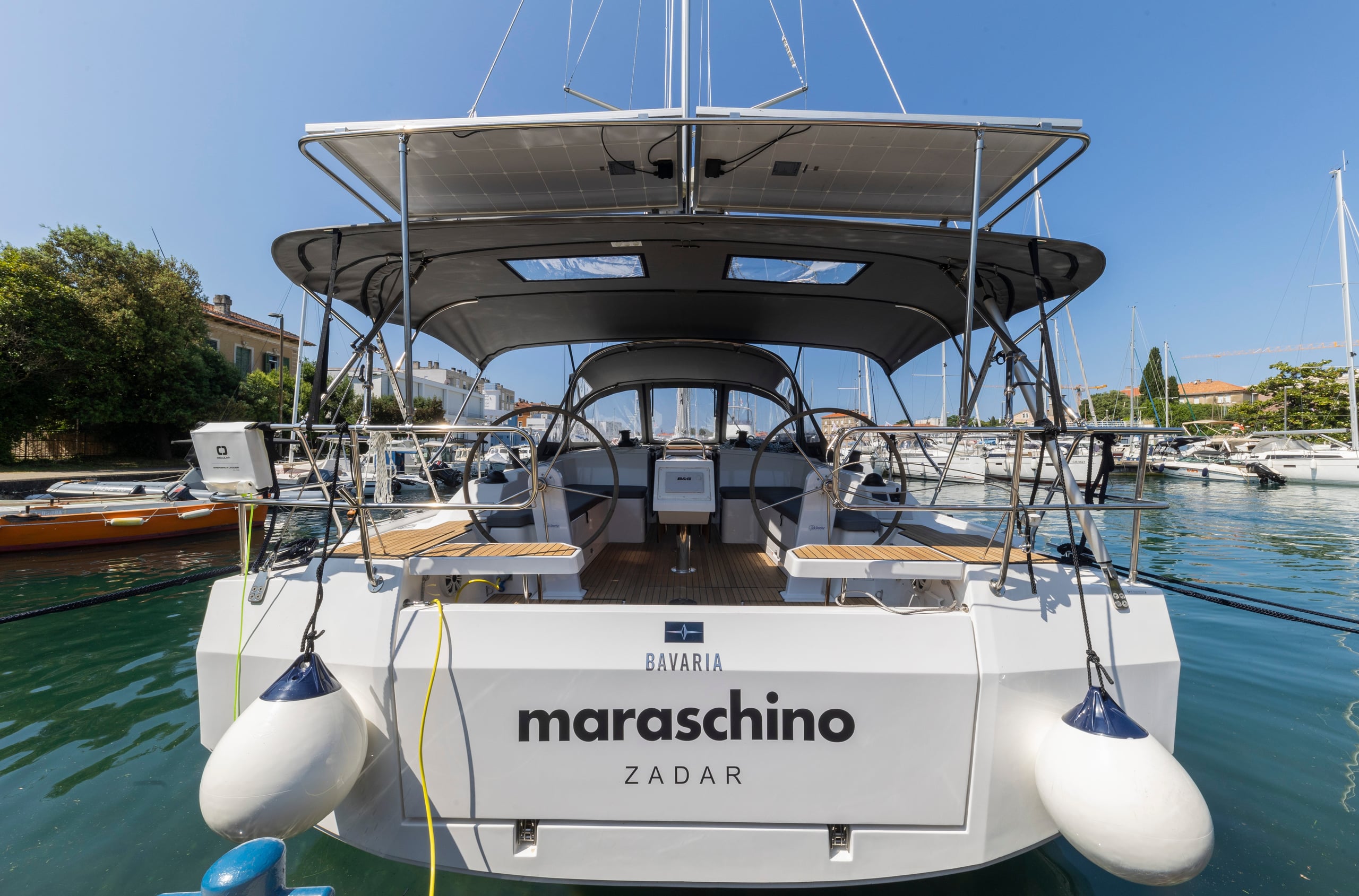 Bavaria C42 Maraschino