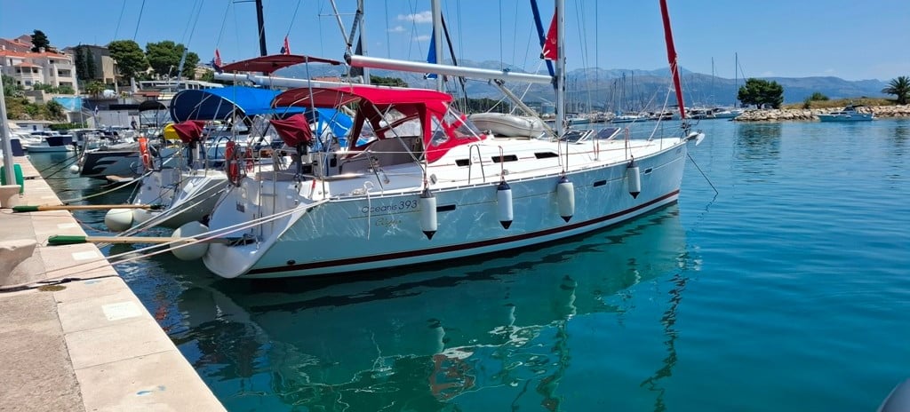 Beneteau Oceanis 393 Škuribanda (refit: 2026, new engine and solar panels)