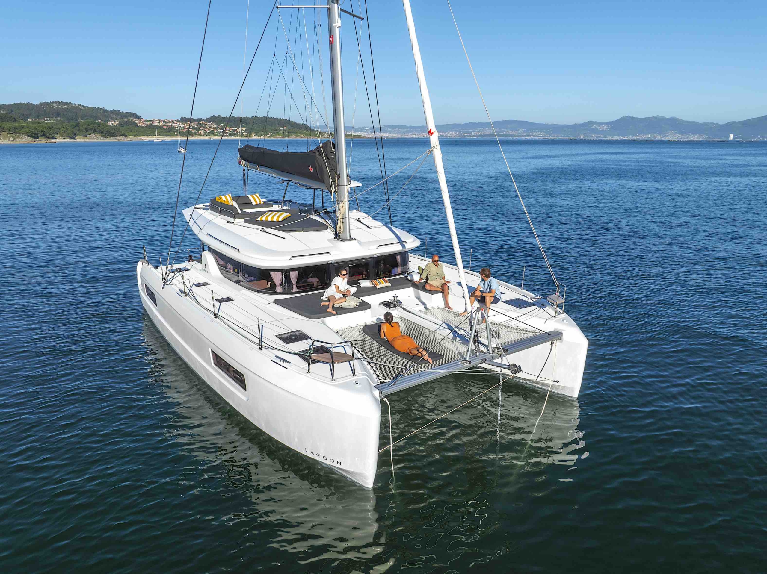 Lagoon 43 WHITE PEARL
