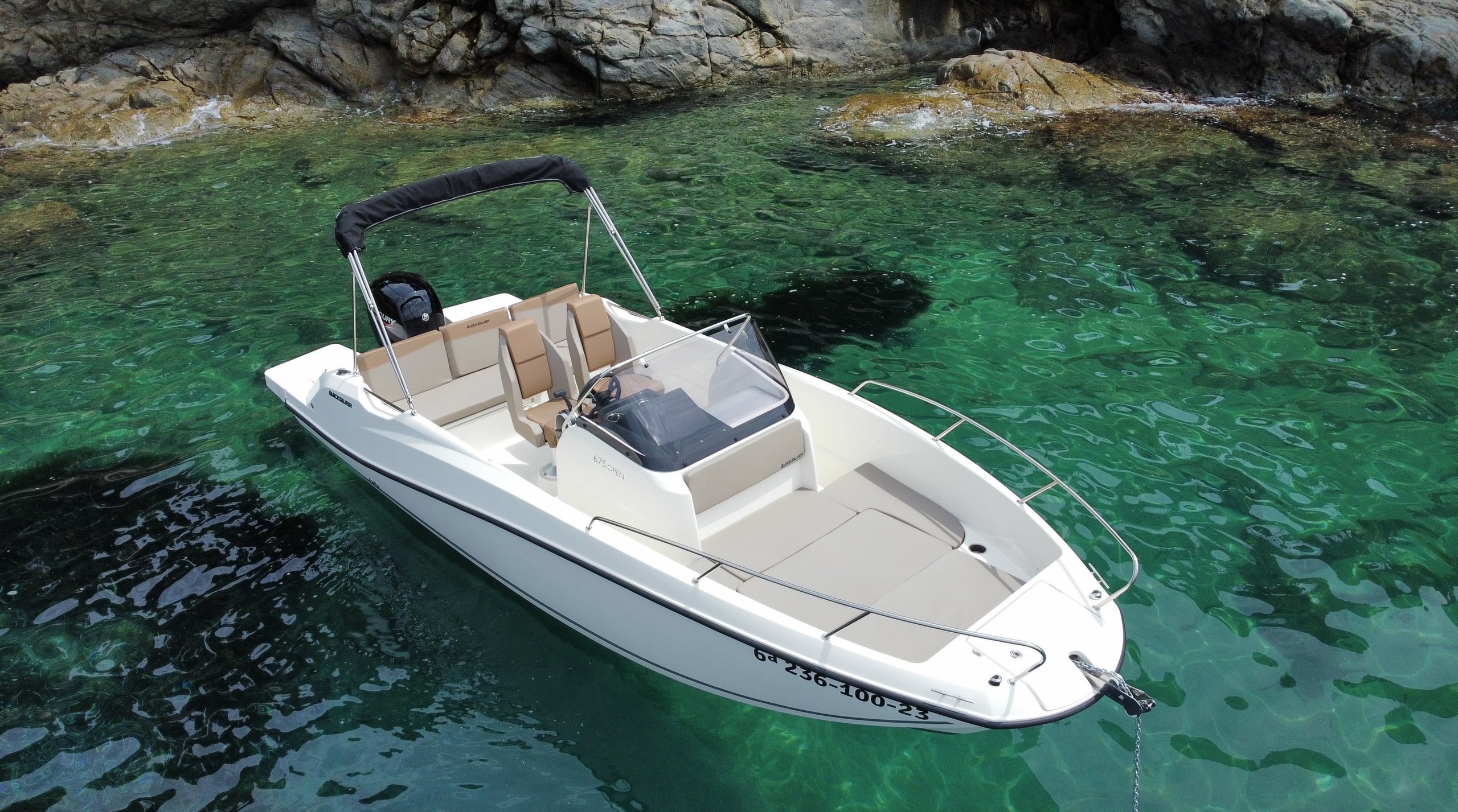 Quicksilver Activ 675 Open Premium