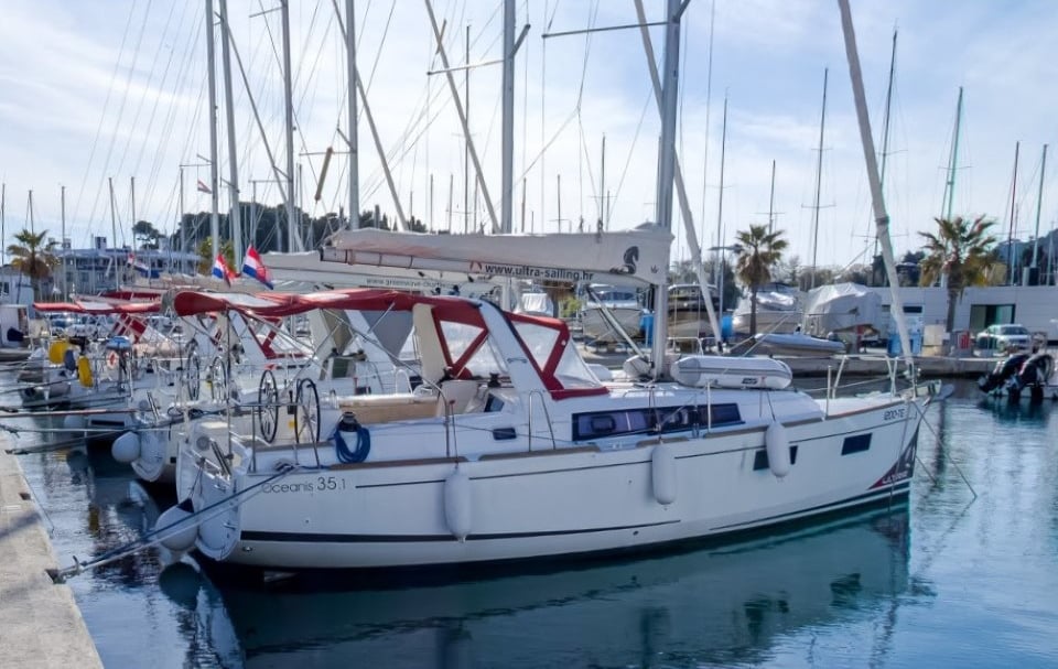 Beneteau Oceanis 35.1 LAMPUGA