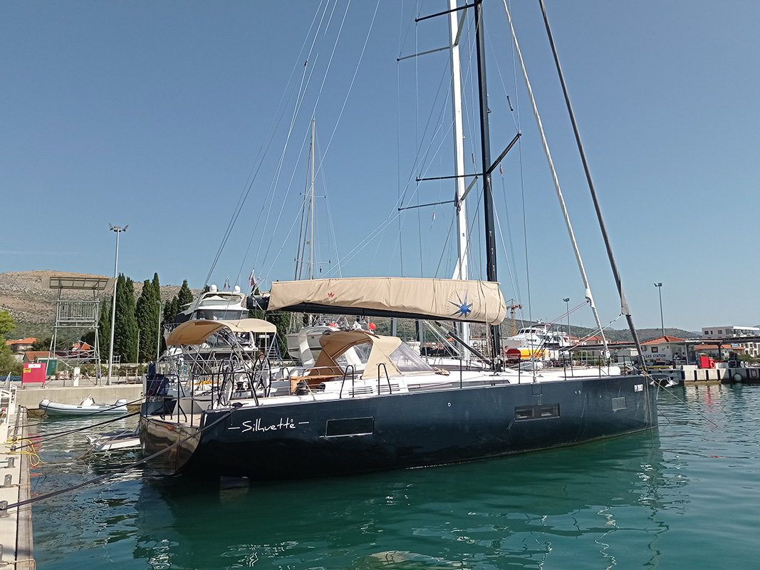 Beneteau First 53 Silhuette