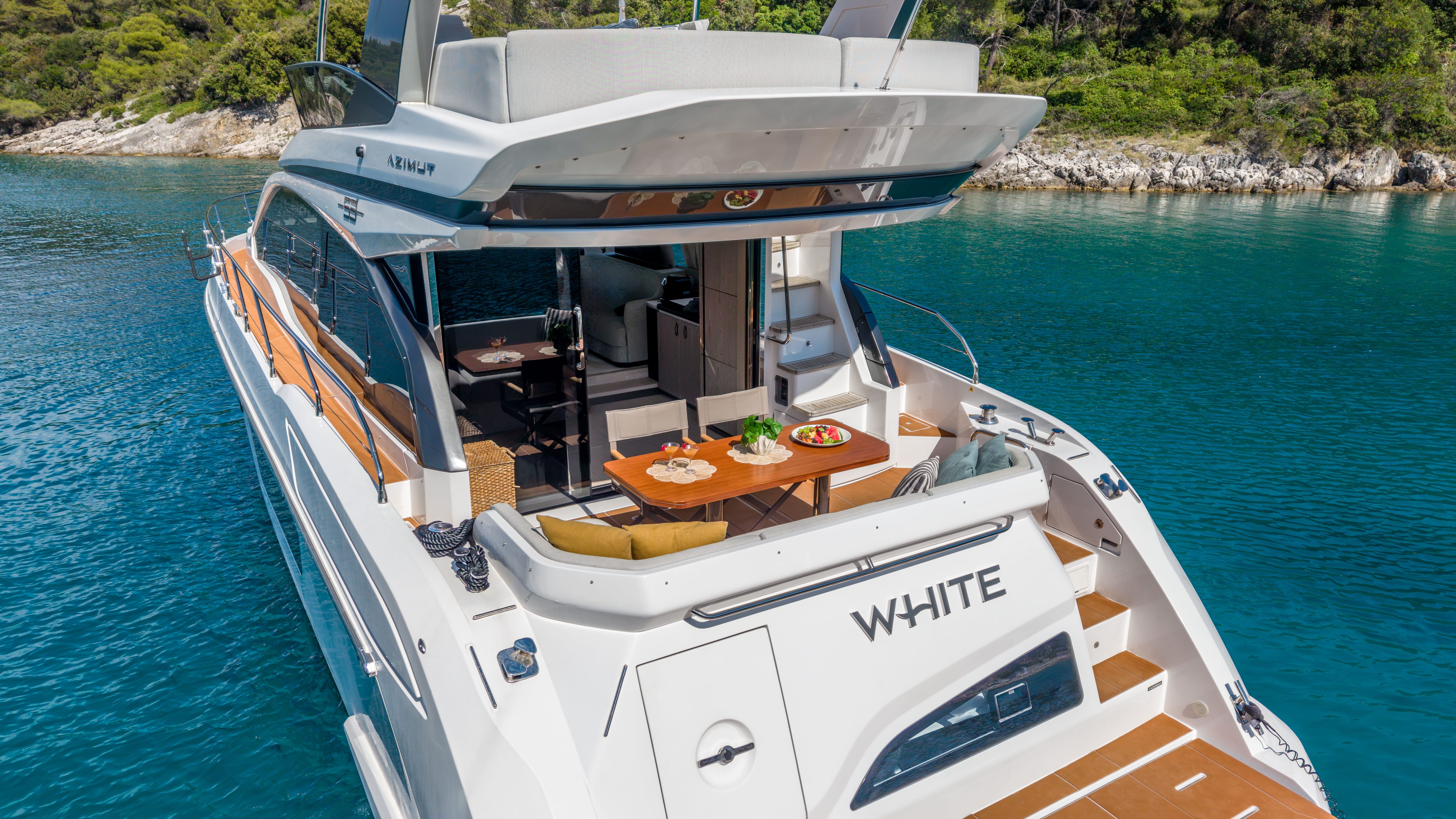 Azimut 53 Fly White