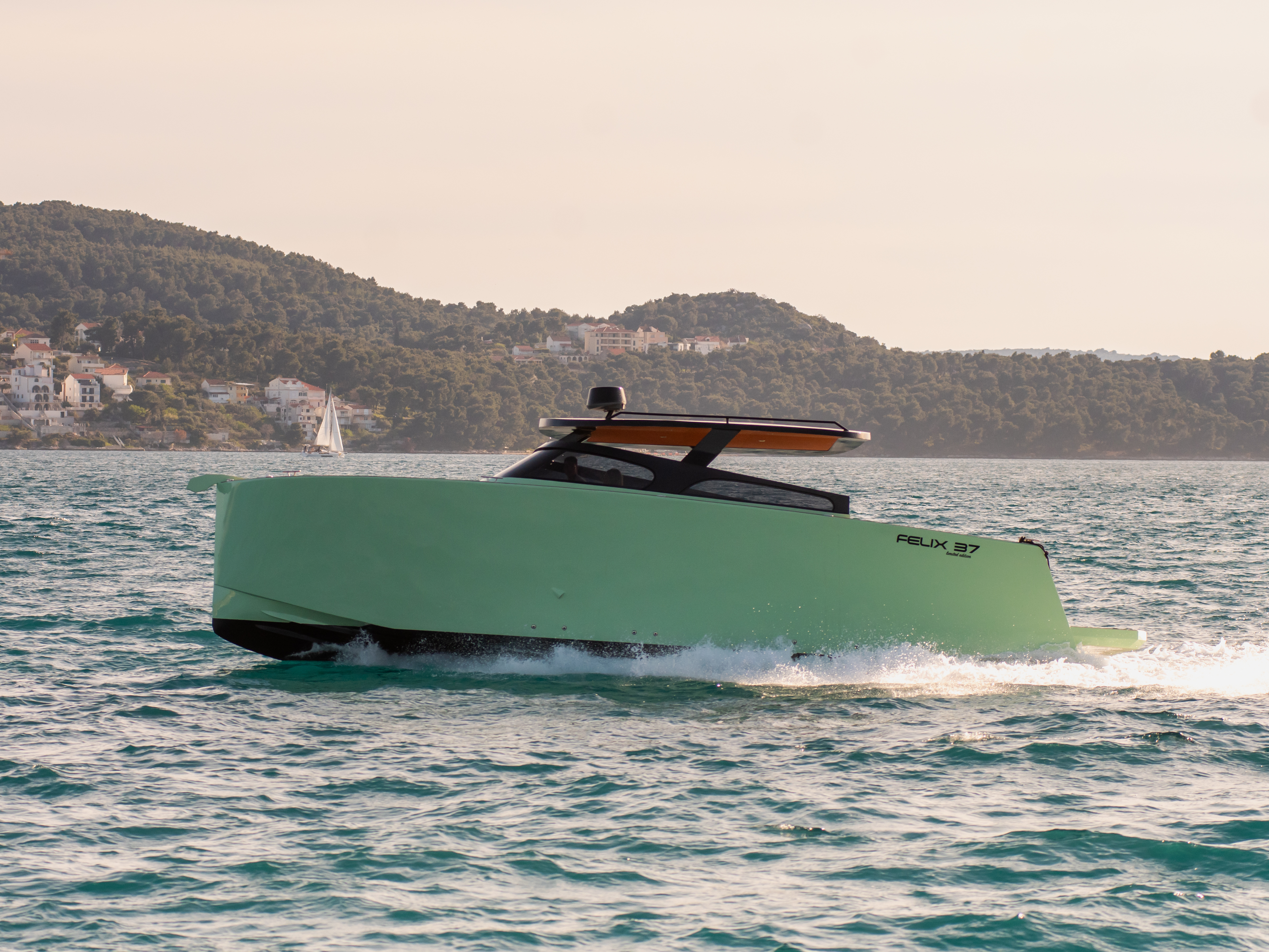 Felix 37 Condor