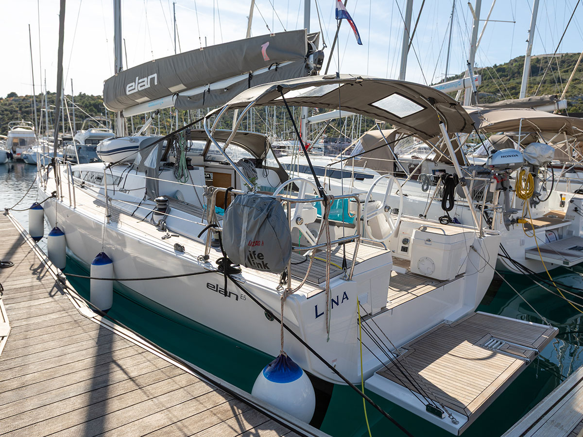 Elan E5 LINA 2020 (new sails 2024., air condition)