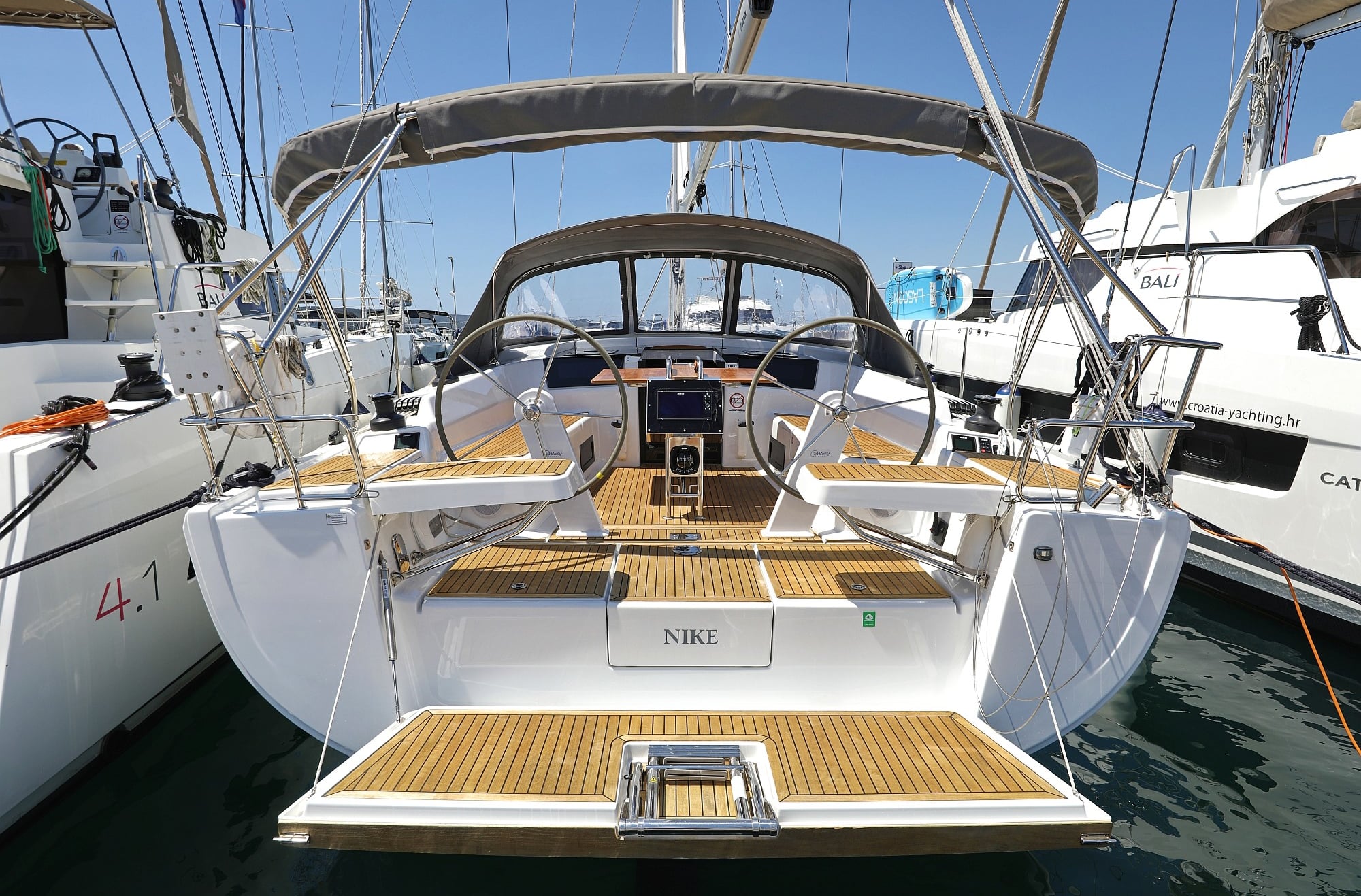 Hanse 418 NIKE